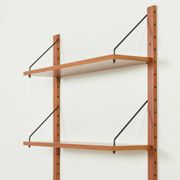 Un ensemble mural scandinave des années 70 avec un console et un miroir, Danemark.