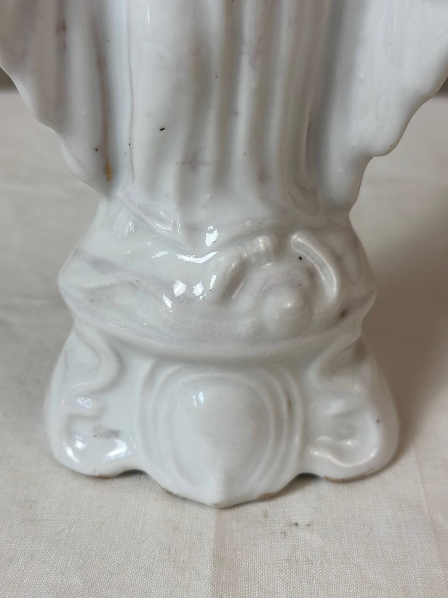 Vierge en porcelaine