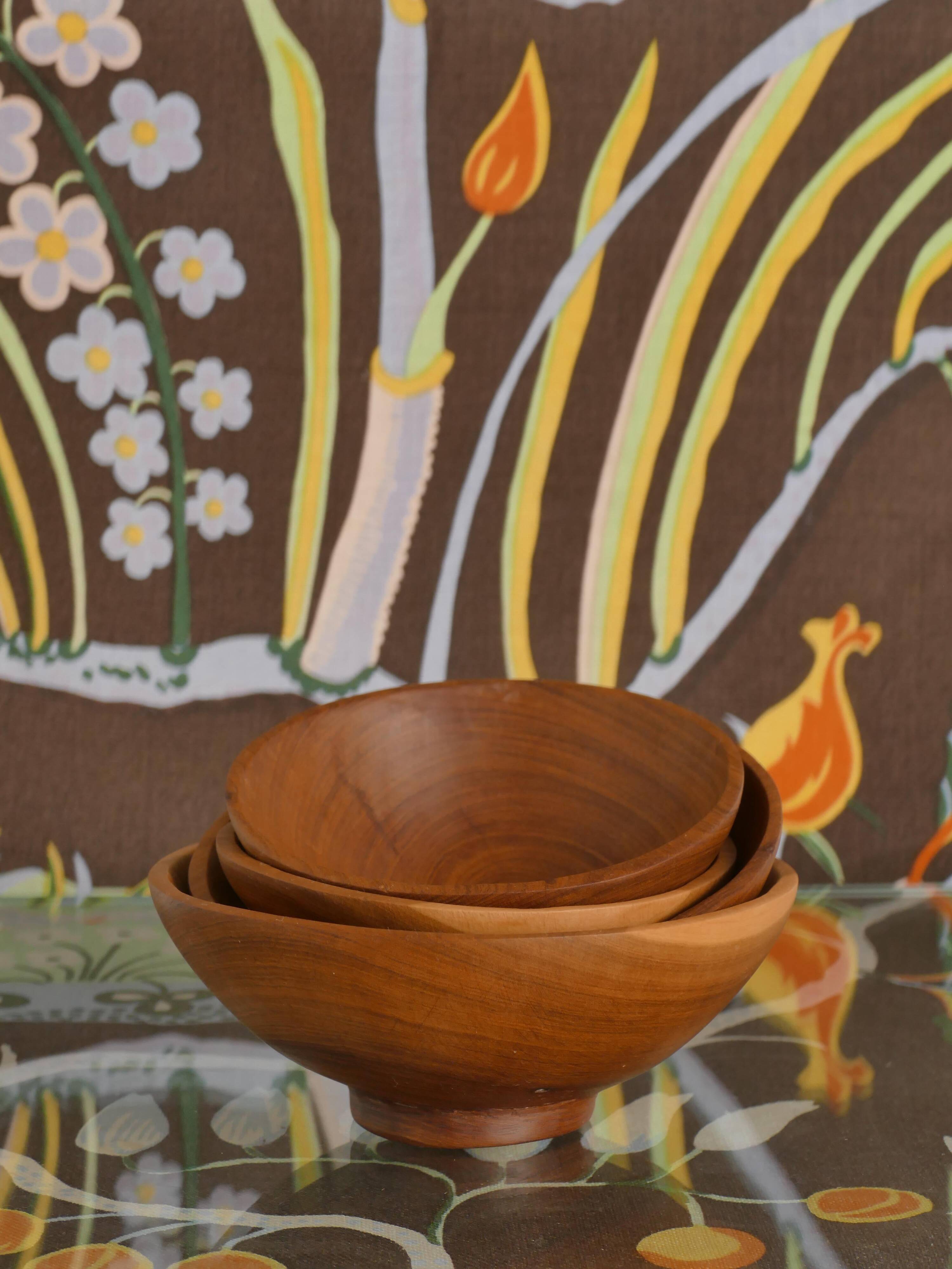 Handmade Akacia Wood Bowls, Set of 4