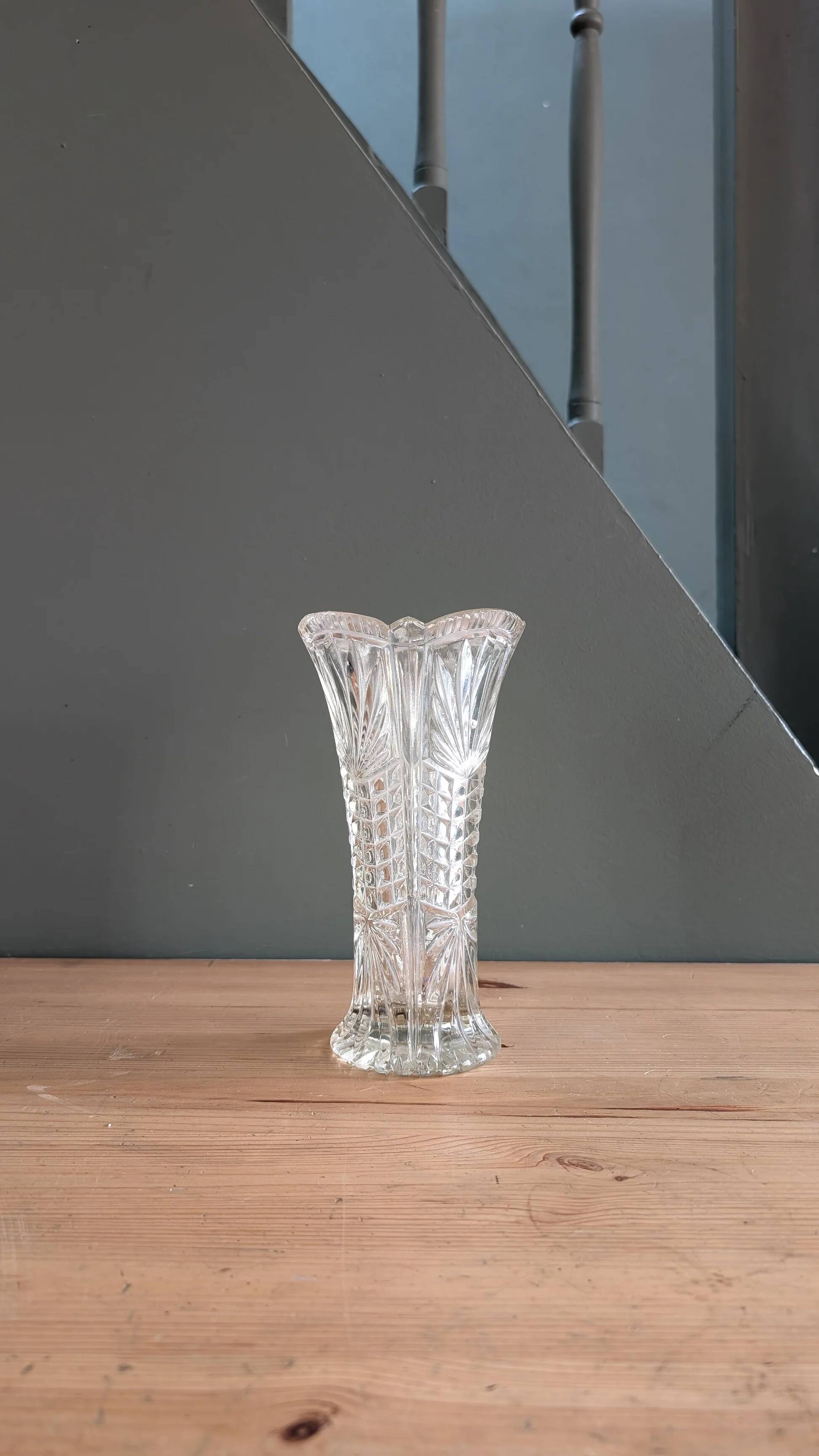 Vase en verre ciselé
