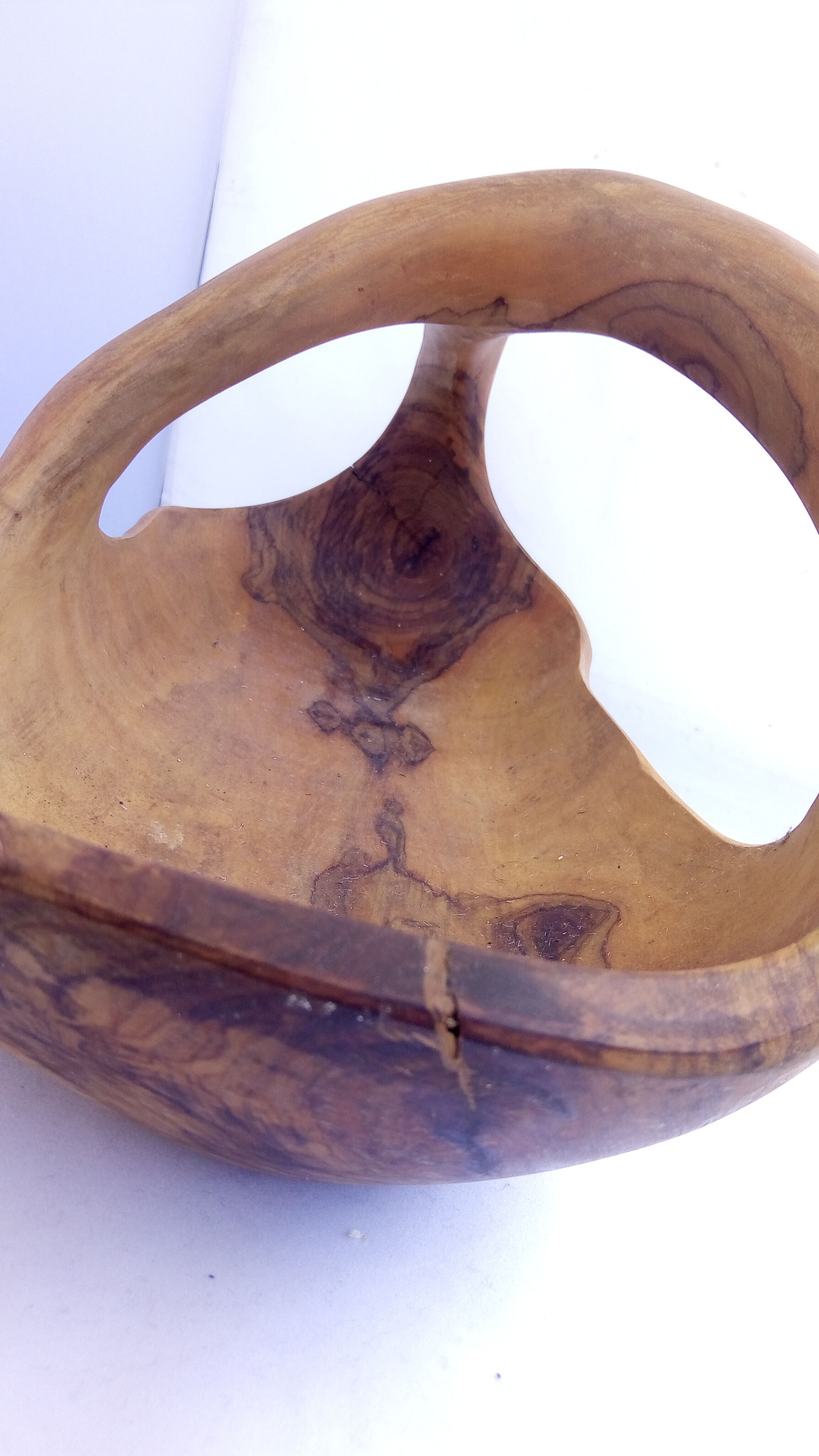 Brutal olive wood cut