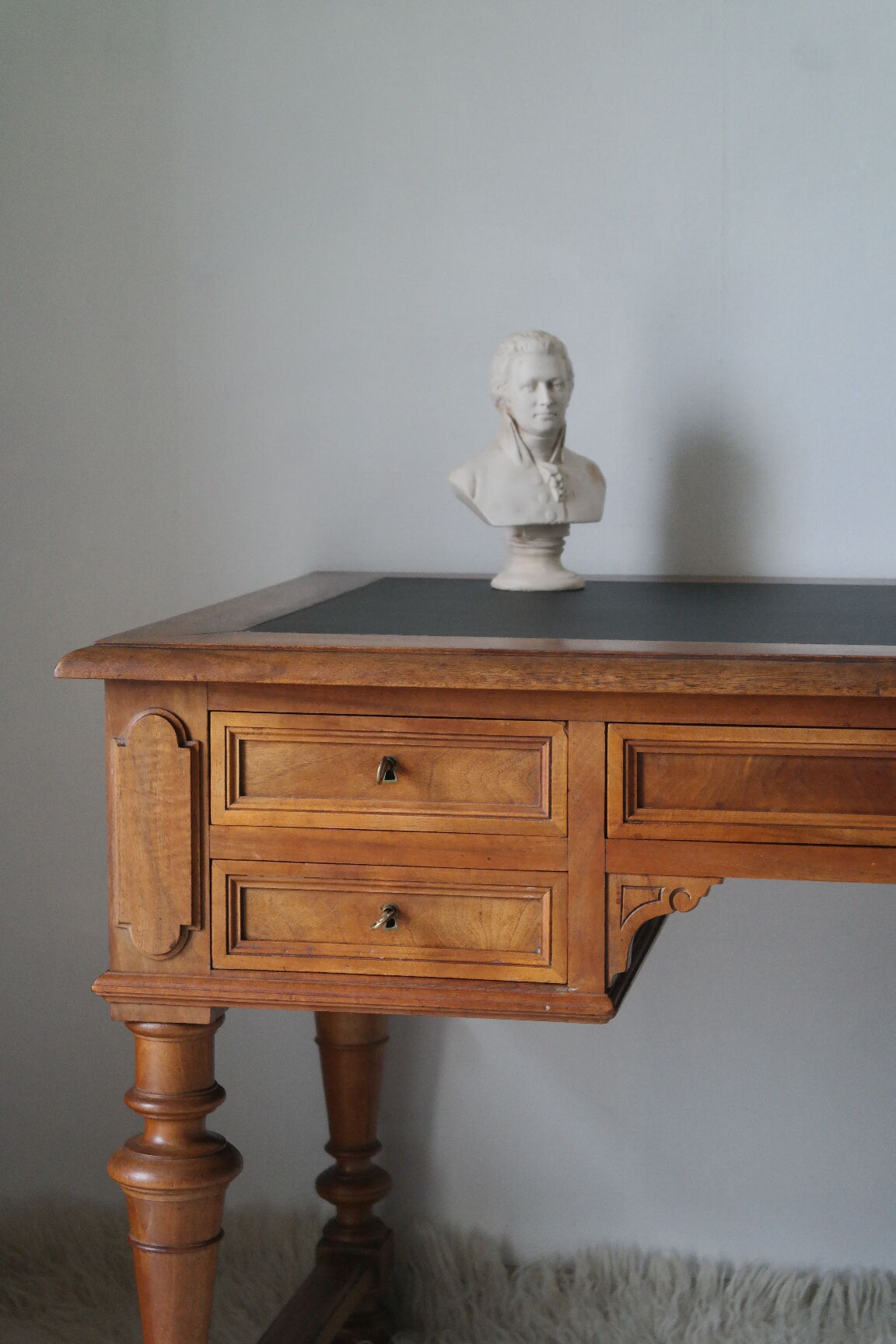Office minister in walnut style Louis Philippe XXème