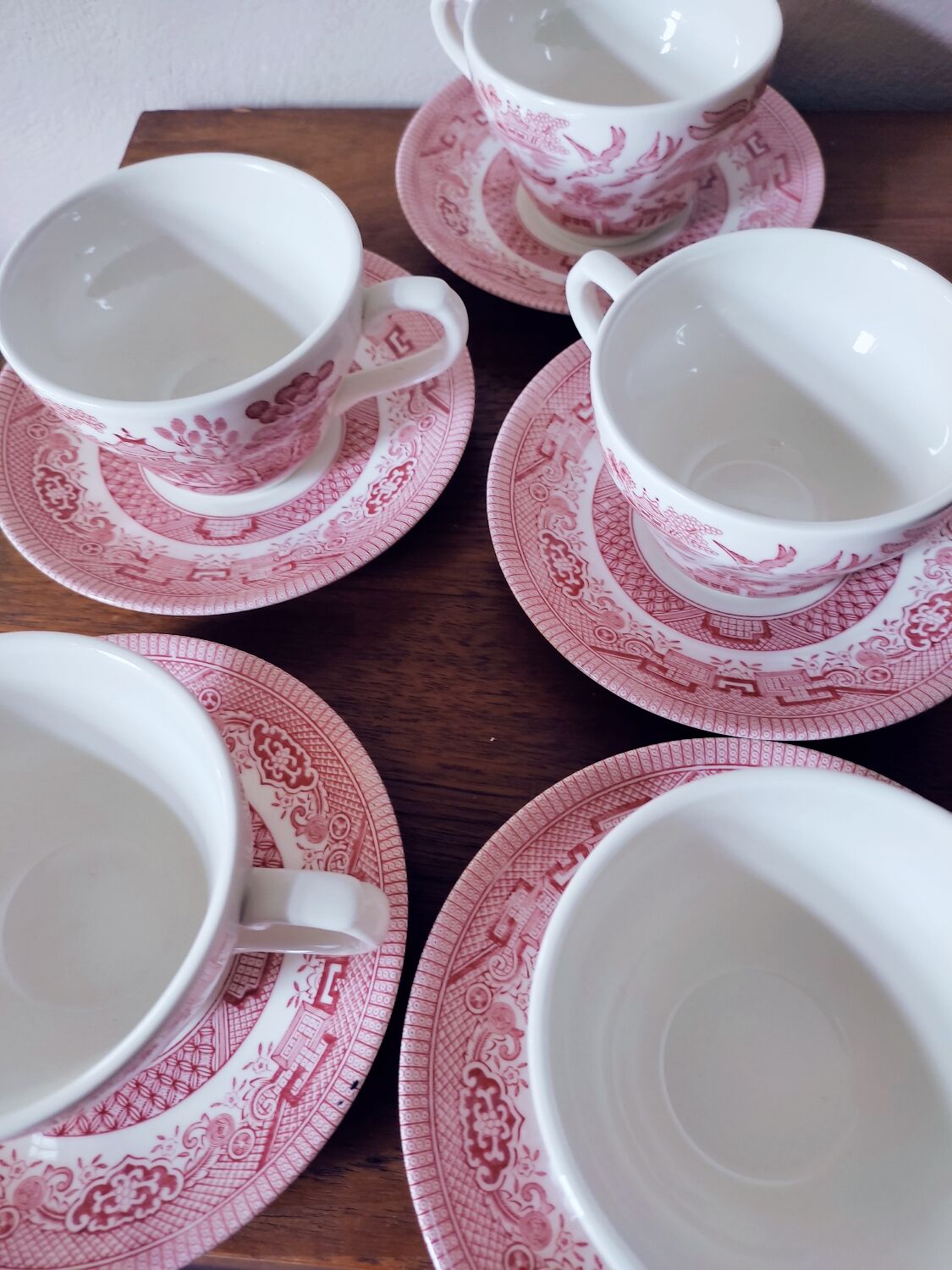 Set of 5 tea cups in English earthenware