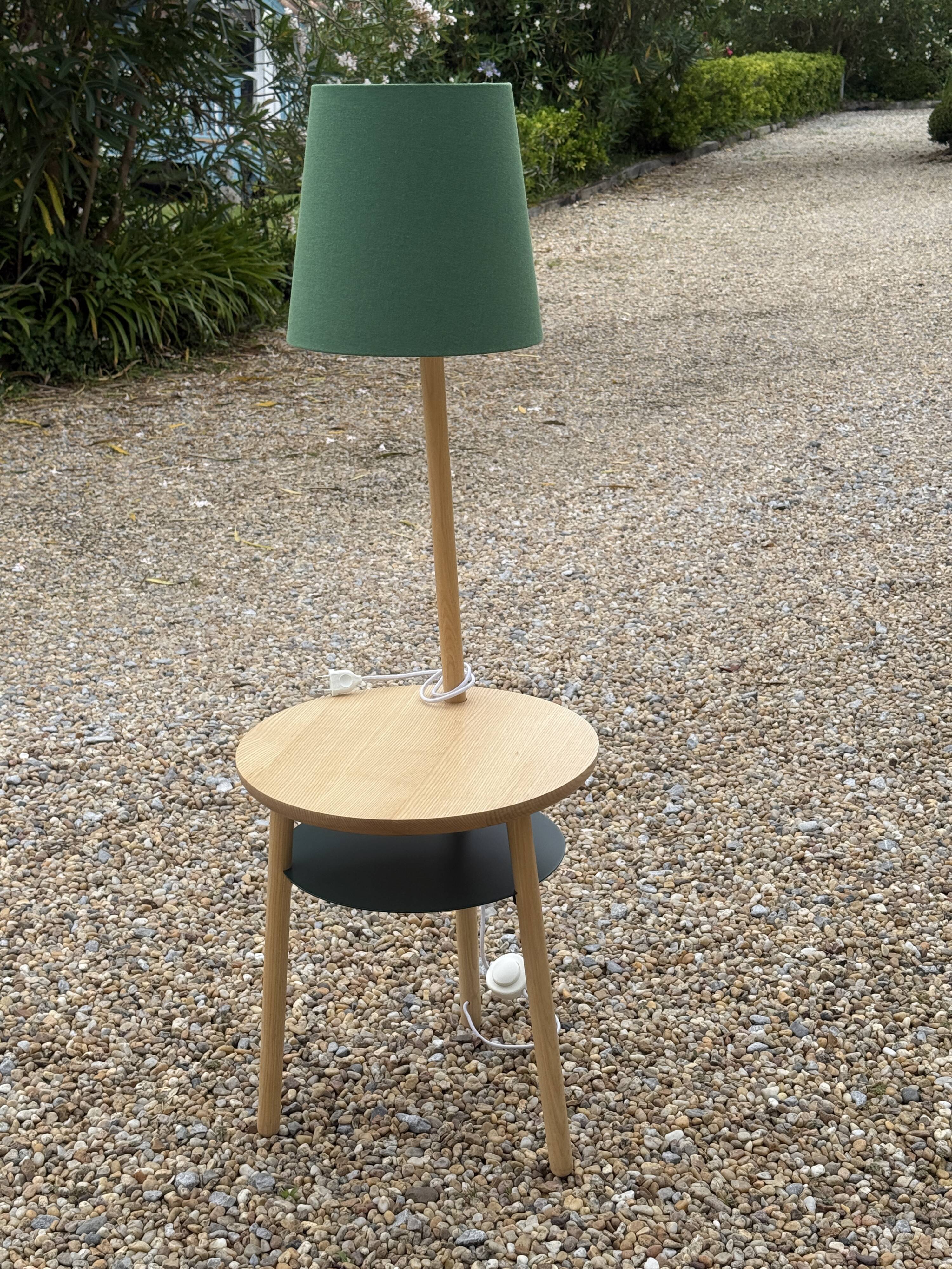Table d'appoint, lampadaire Josette par Hartô