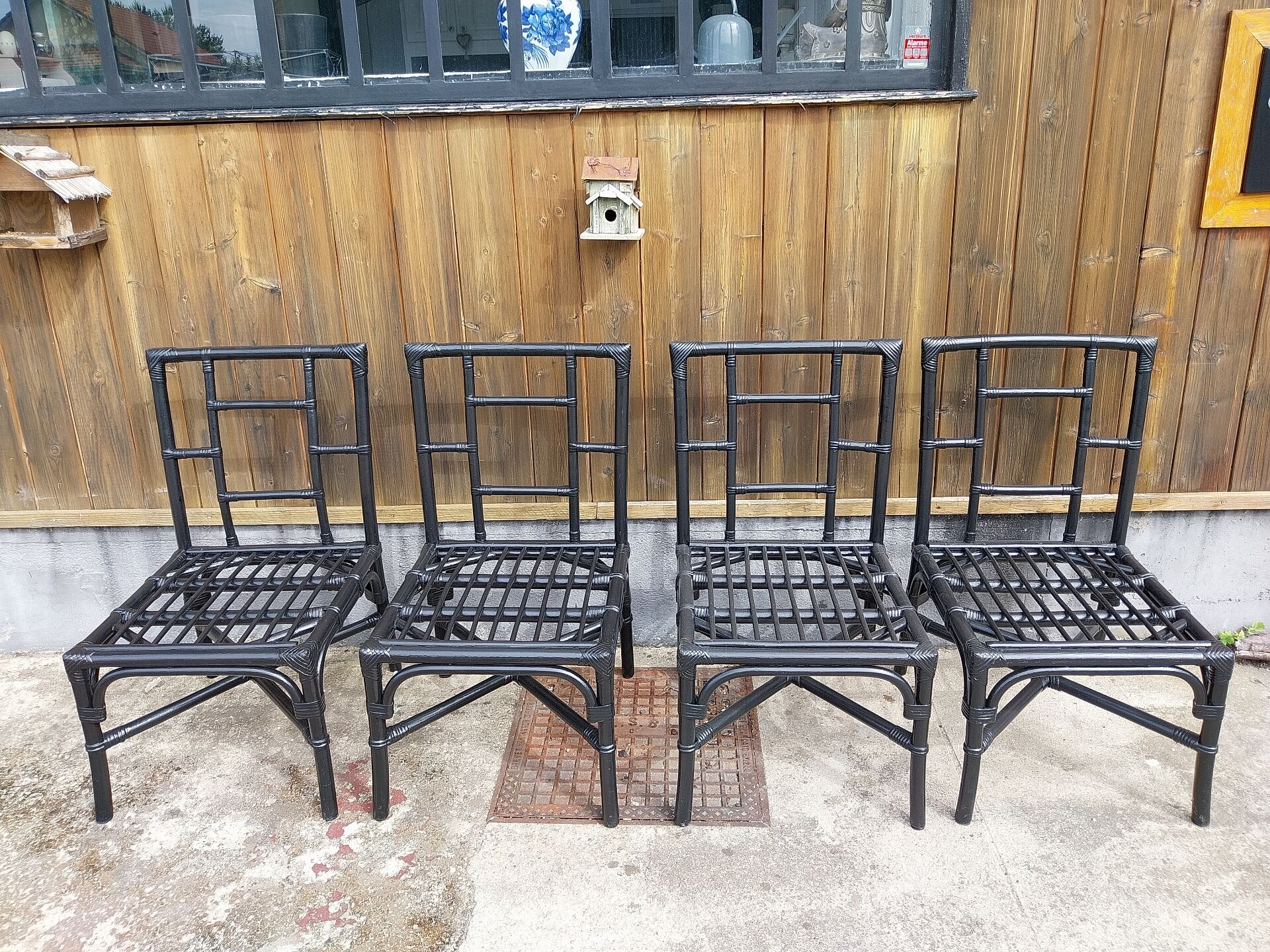 Fauteuils en rotin noir