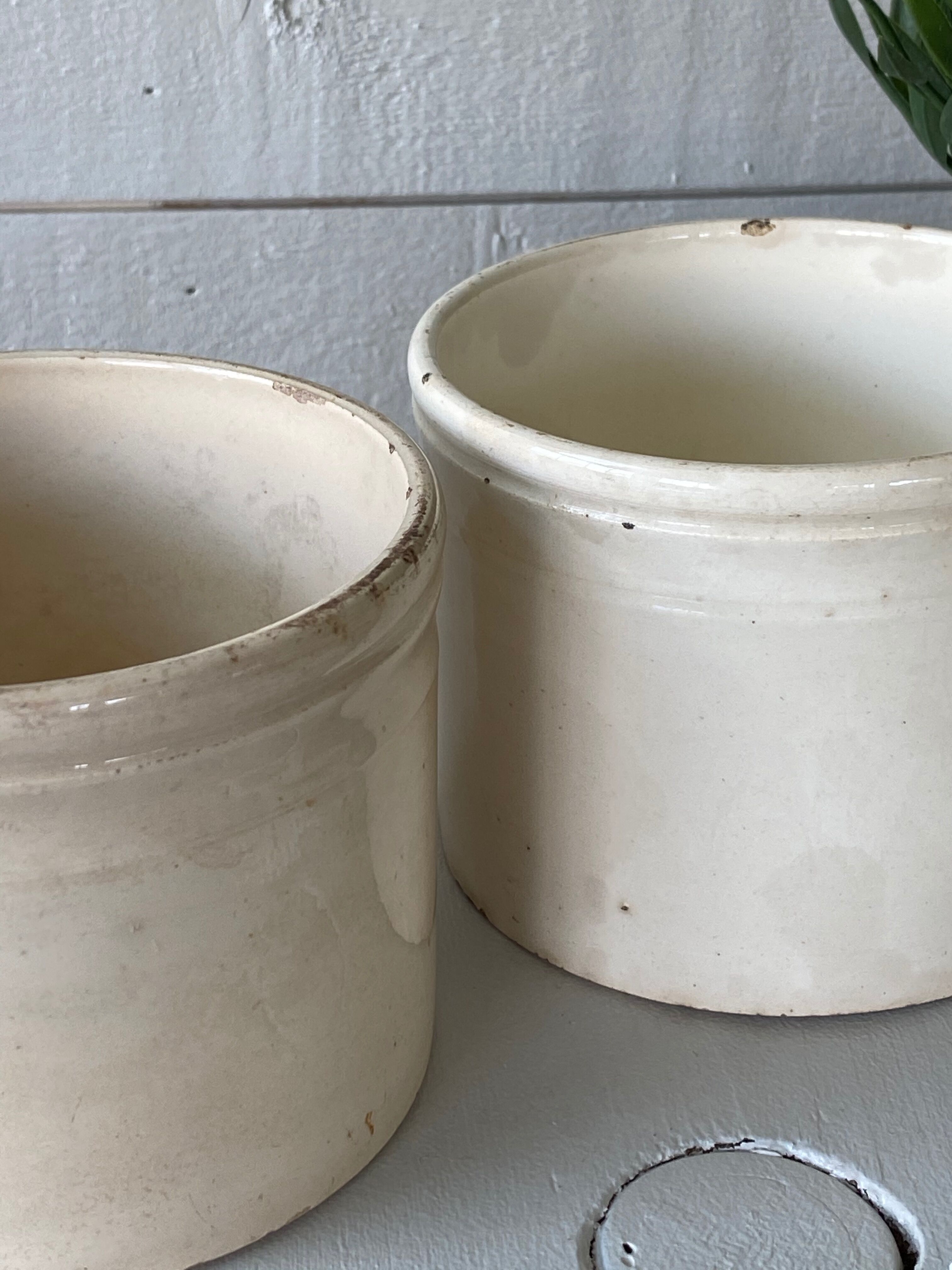 Pair of earthenware pots from Badonviller