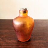 Glass paste bottle
