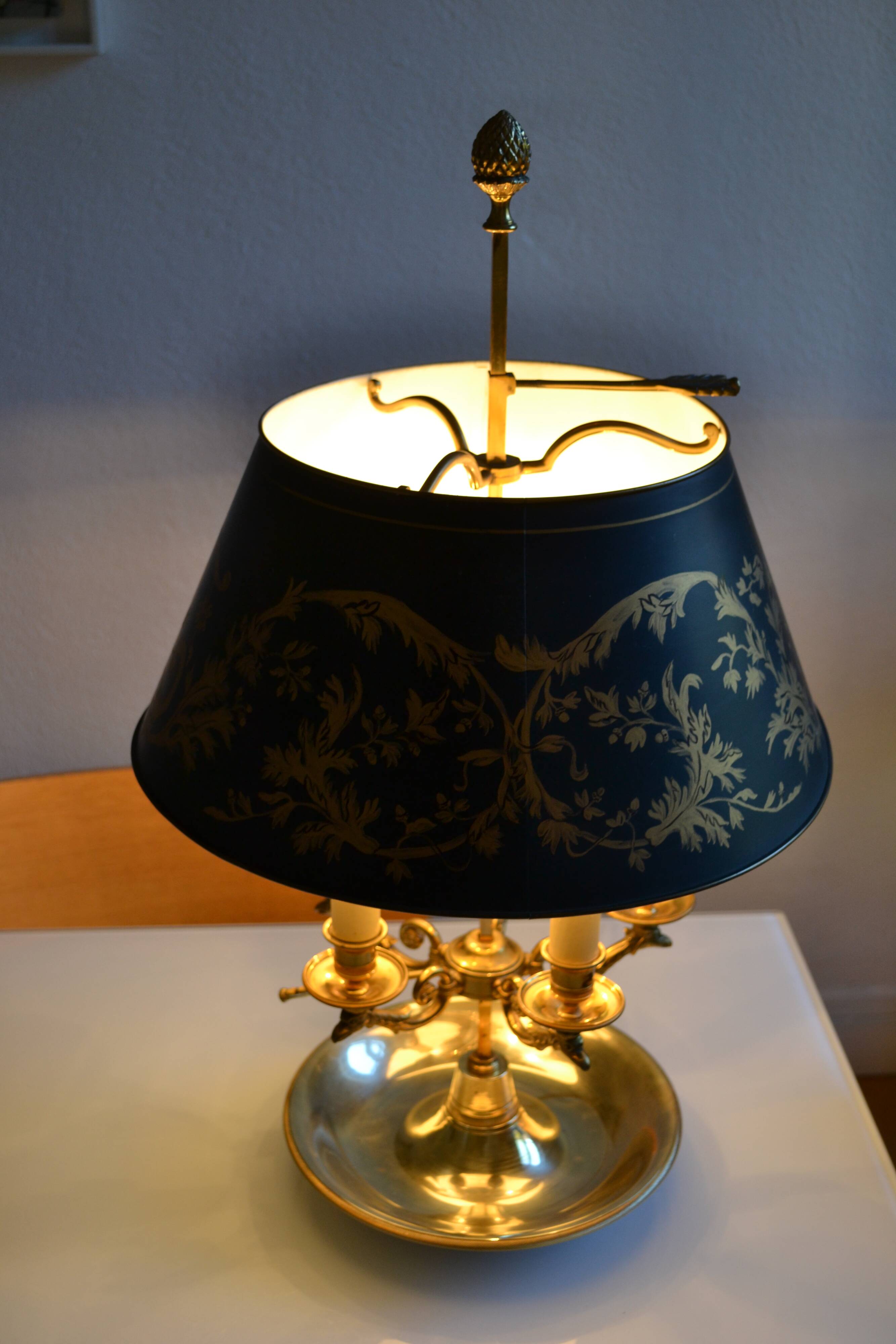 Large hot water bottle lamp with 5 bronze lights, empire style