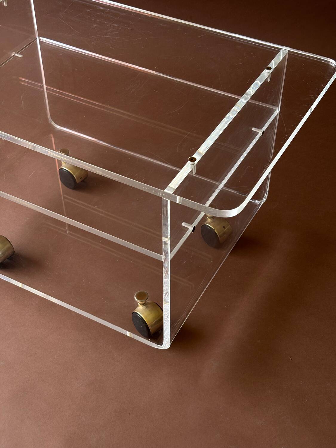 Coffee table, occasional furniture on wheels in Plexiglas 1970