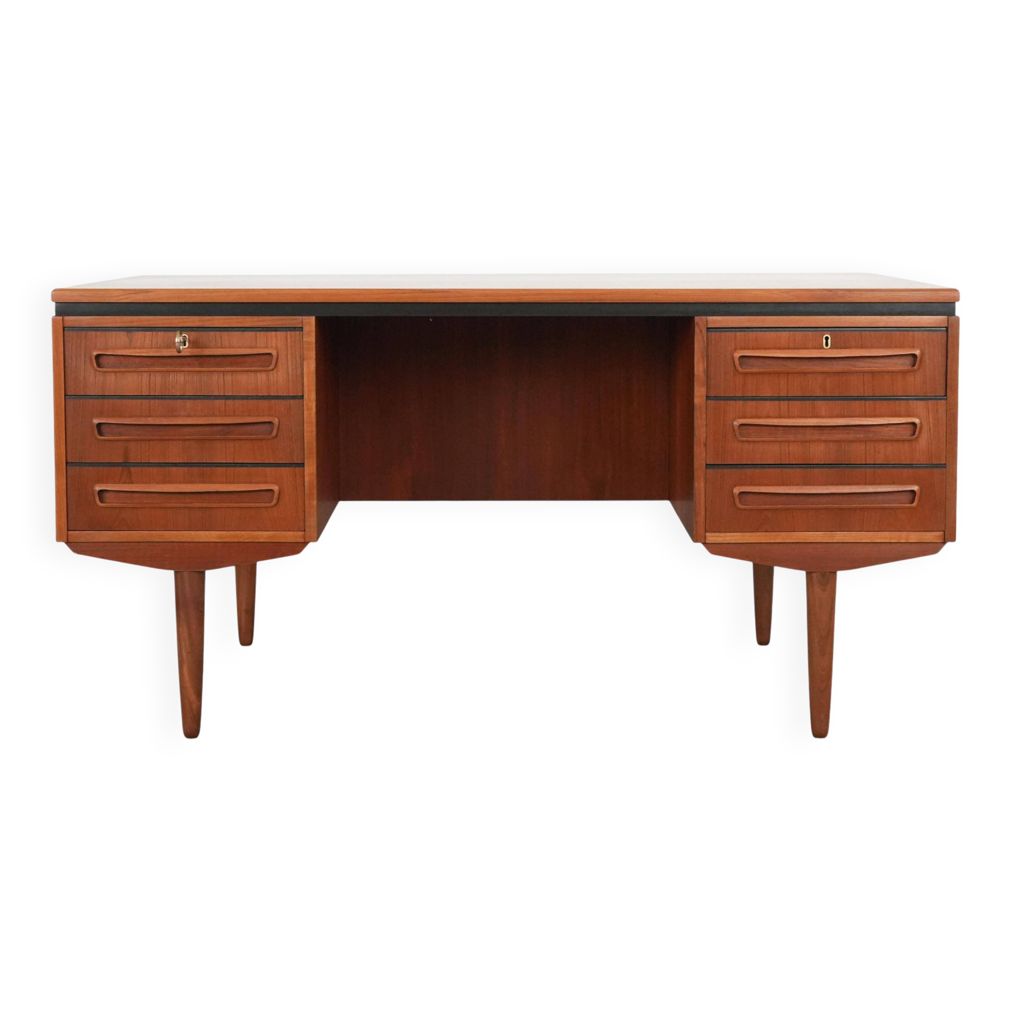 Teak desk, Danish design, 1960s, designer: J. Svenstrup