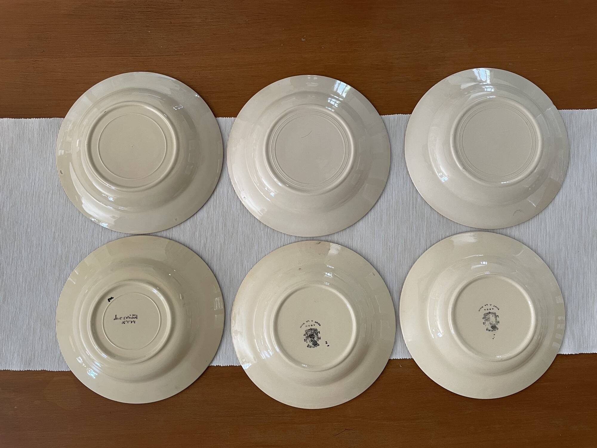 6 assiettes creuses anciennes en faïence de Longchamp