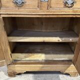 Kitchen dresser