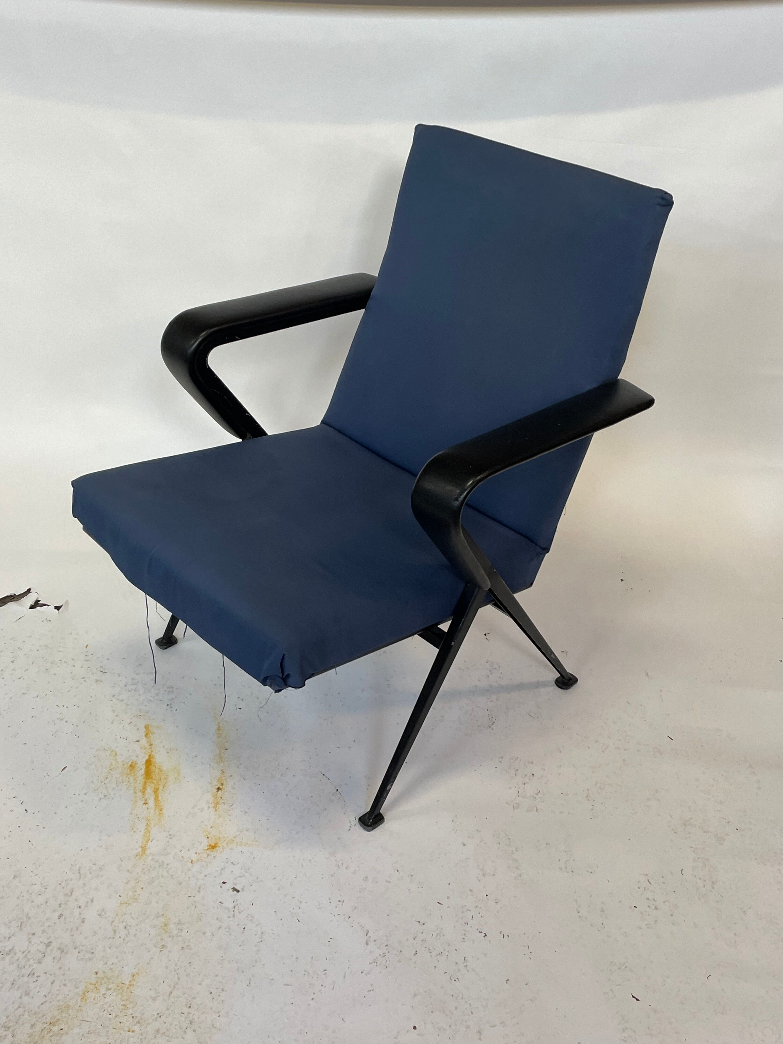 set of 2 Repose armchairs by Friso Kramer for Ahrend de Cirkel