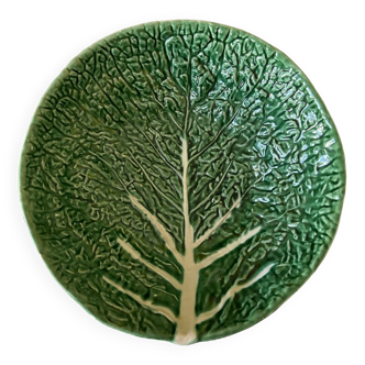 Cabbage leaf-shaped salad bowl
