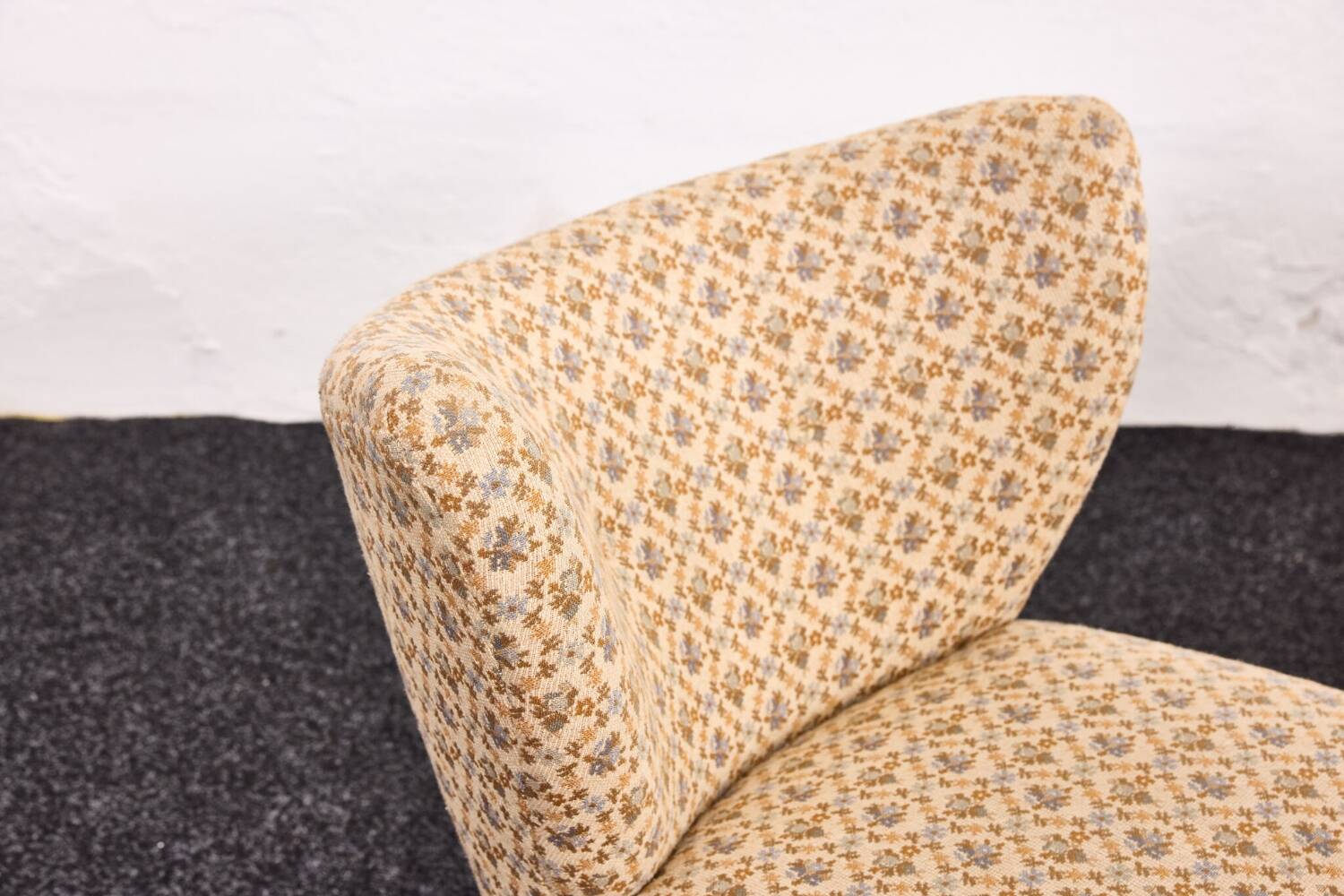 Ensemble canapé et fauteuil cocktail suédois, années 1950 – Dossier courbé