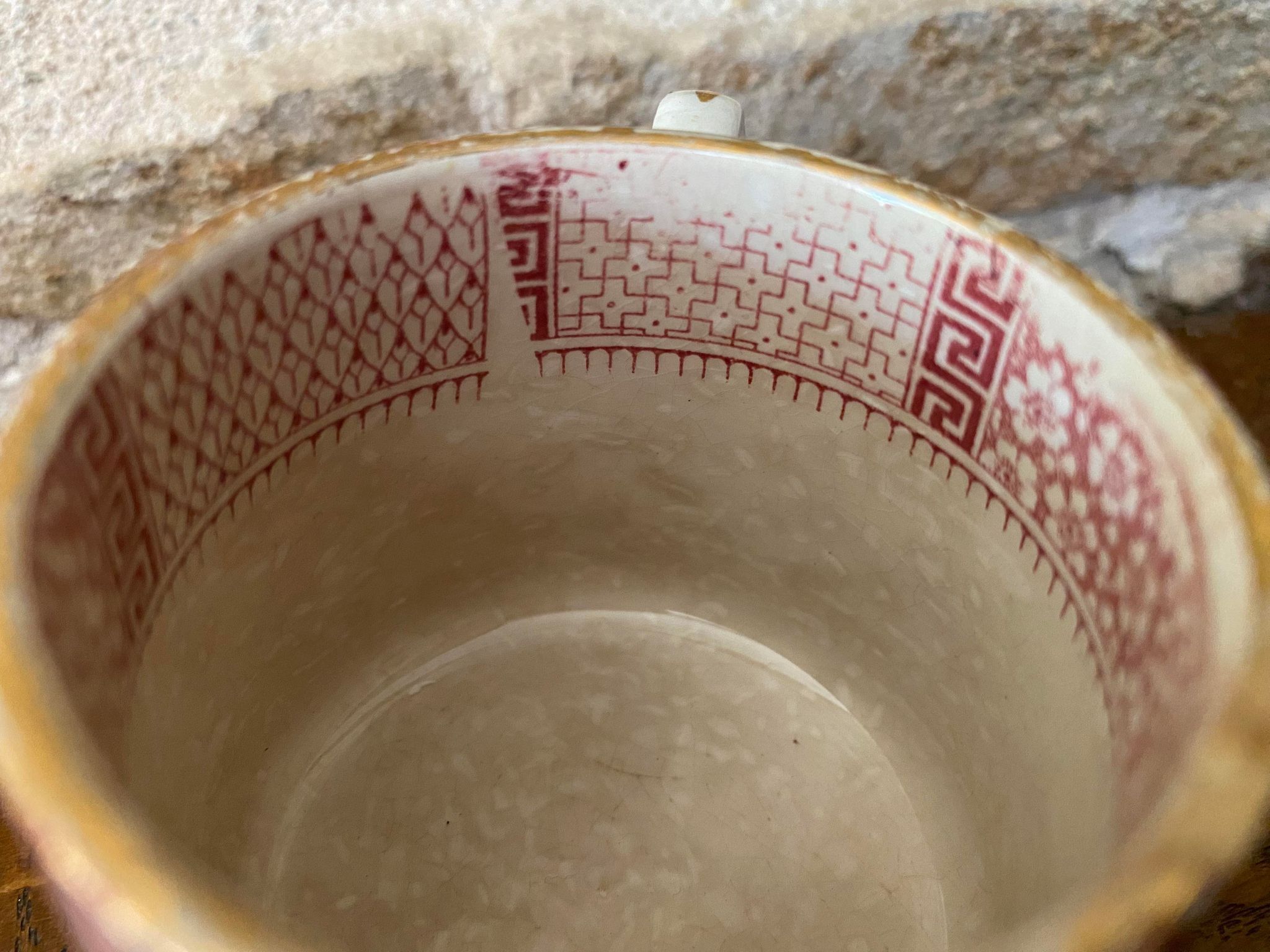 Terre de Fer Cup Lunéville decoration Lace color pink / burgundy