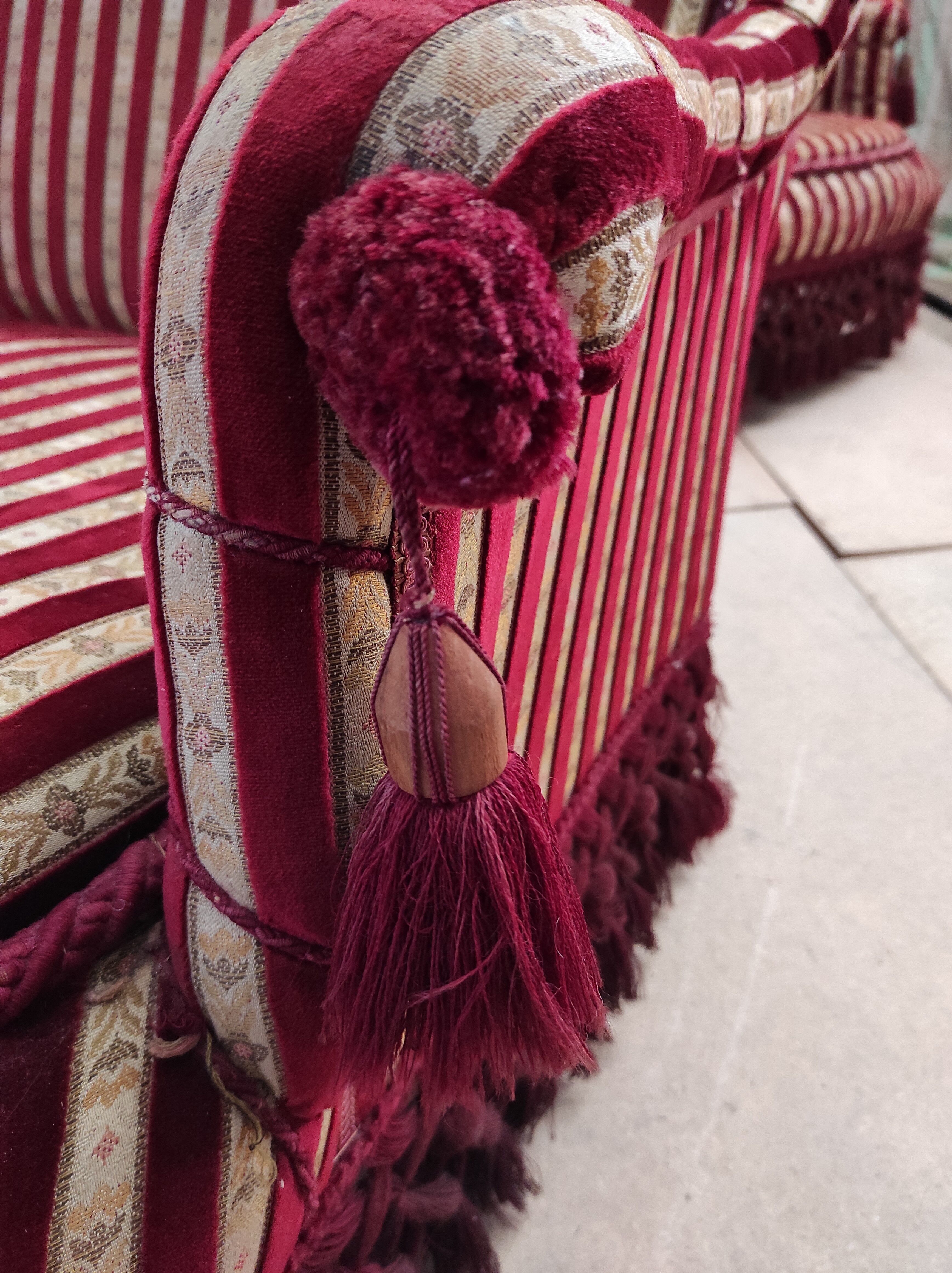 Salon Napoléon III in Jacquard-patterned velvet and trimnests