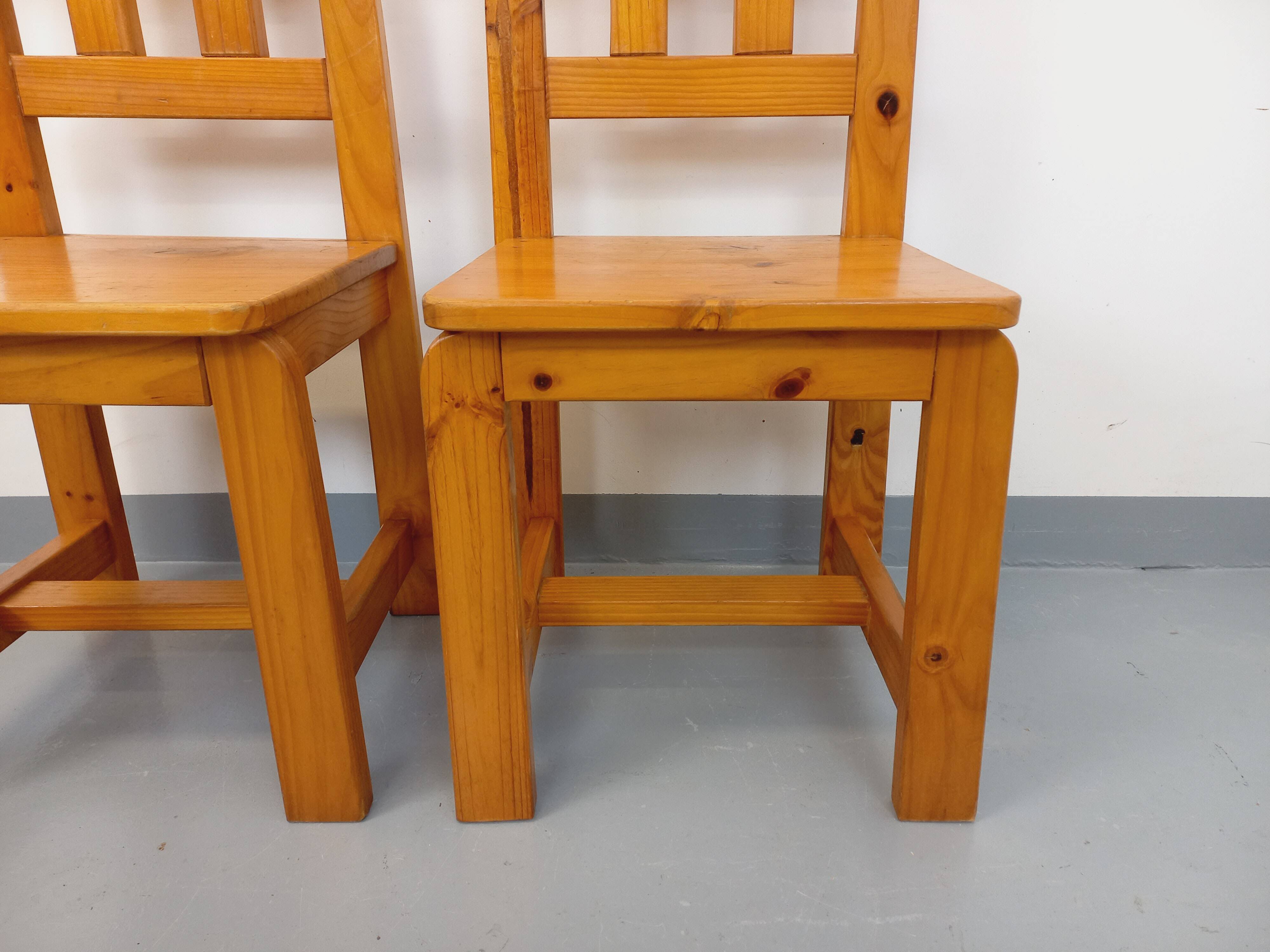 Paire de chaises vintage en pin des années 70 80