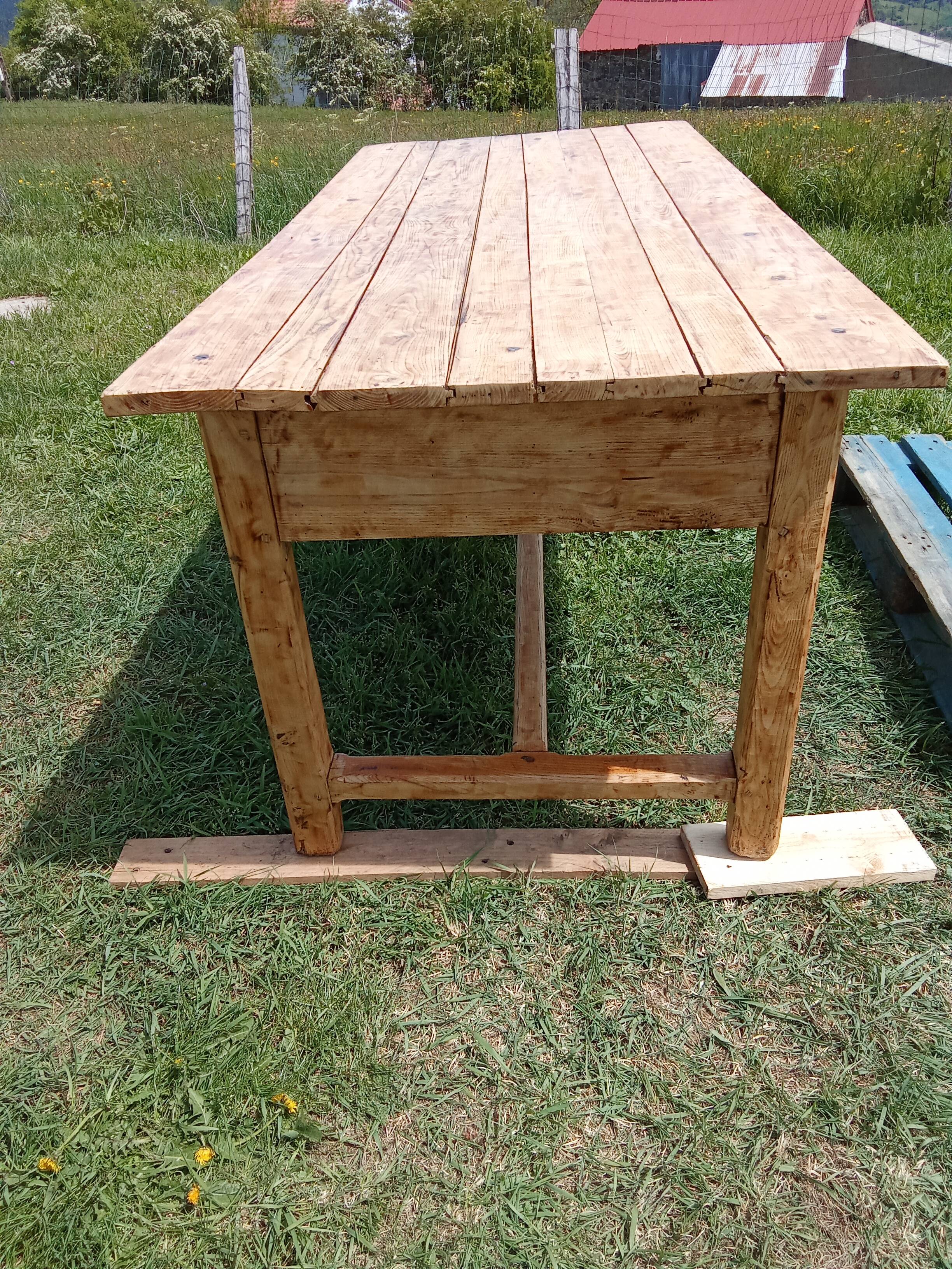 VERY OLD AUVERGNE FARM TABLE IN SOLID WOOD / 3 LARGE DRAWERS
