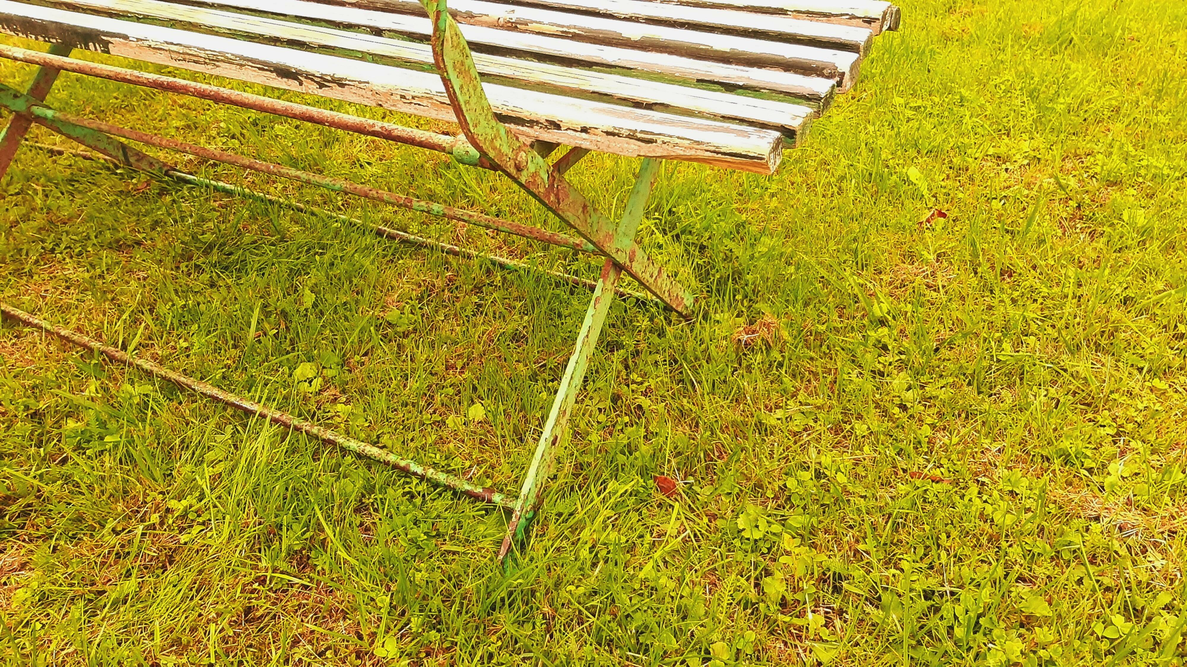 Folding garden bench