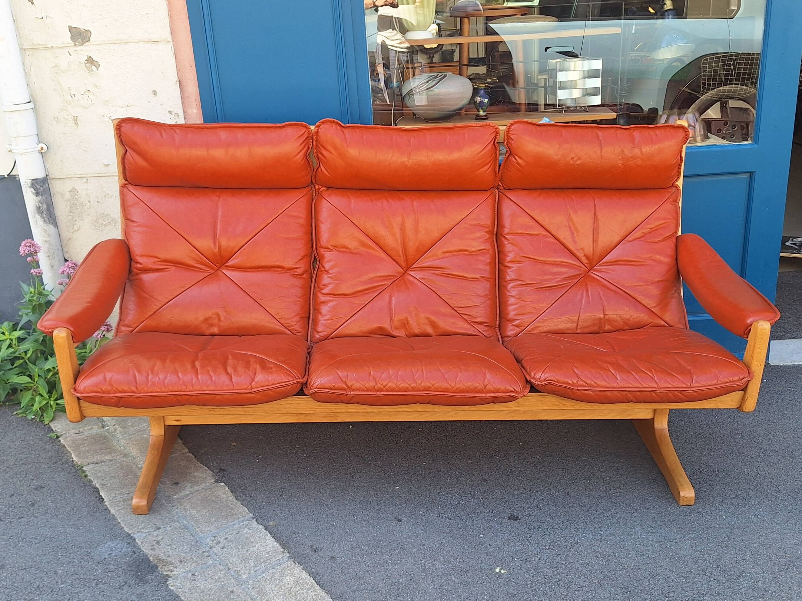 Scandinavian bench in wood and leather by Soda Galvano for Liebe Mobel
