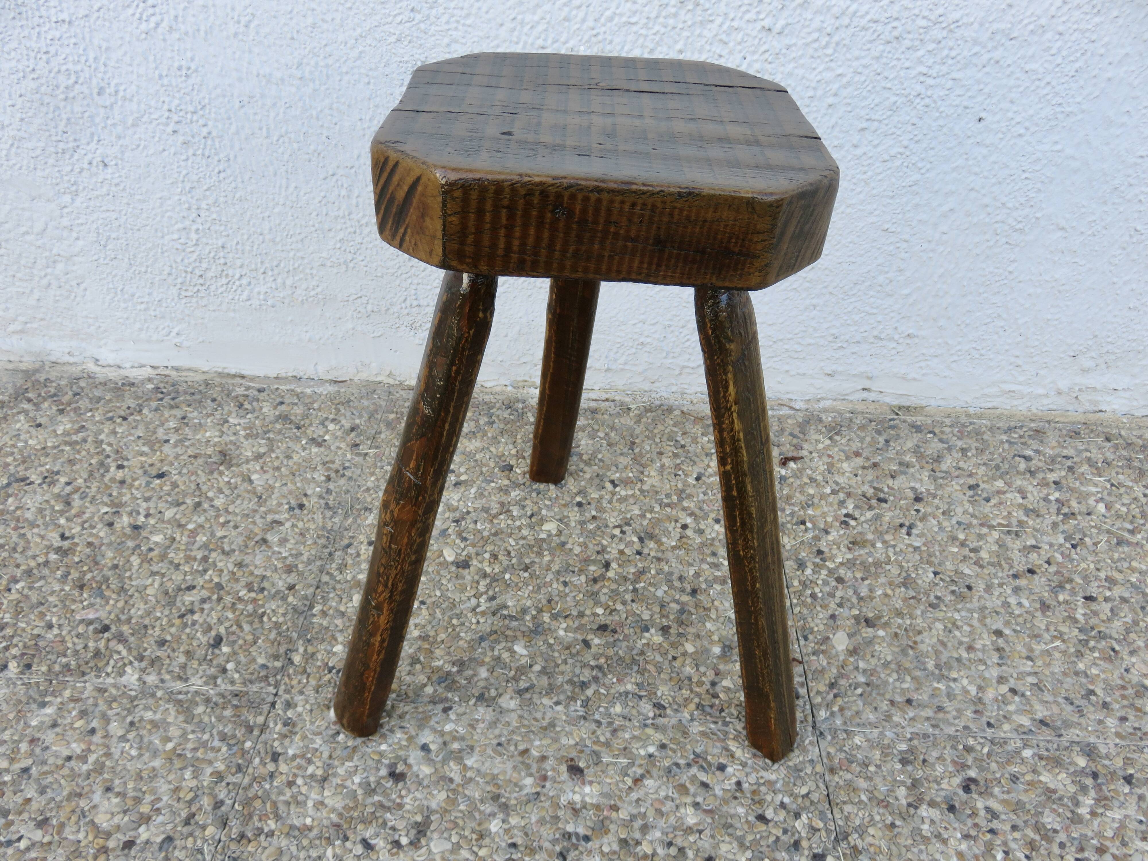 Tabouret de ferme tripode, assise hexagonale, bois massif, années 50-60