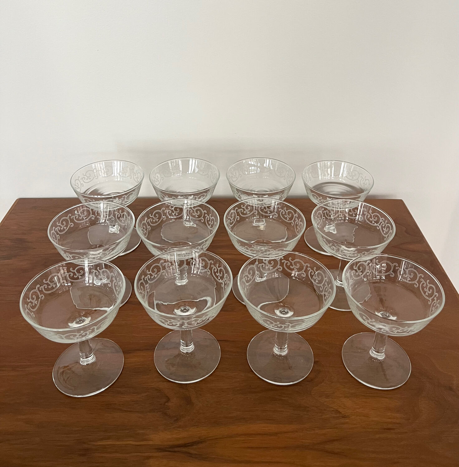 Set of 12 "Arabesque" champagne coupes glass