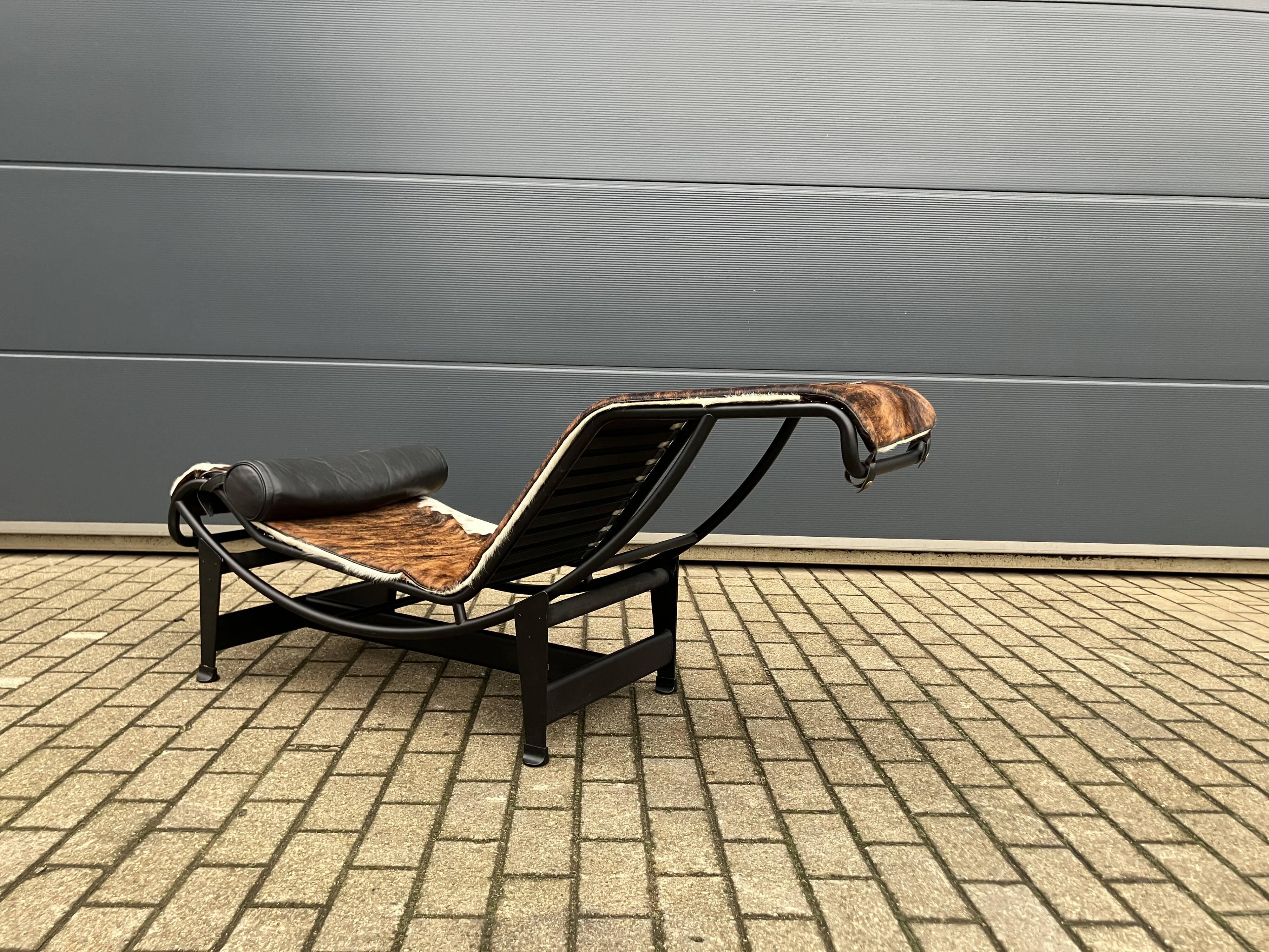 Originele Low numbered Cassina Le Corbusier Lc4 Pony skin