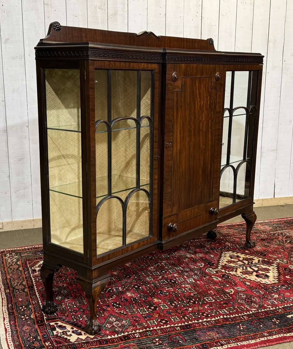 Vitrine Anglaise Chippendale 3 portes début XXème en acajou
