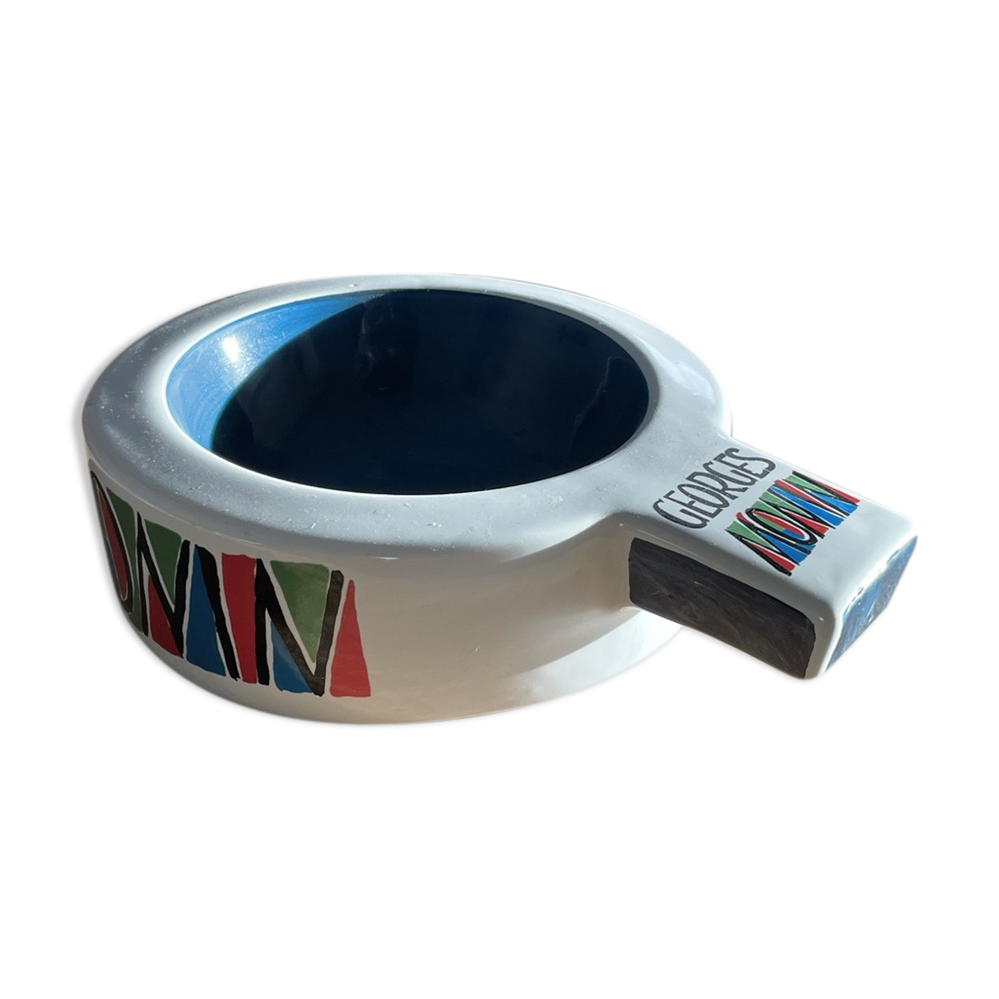 Large empty porcelain pocket