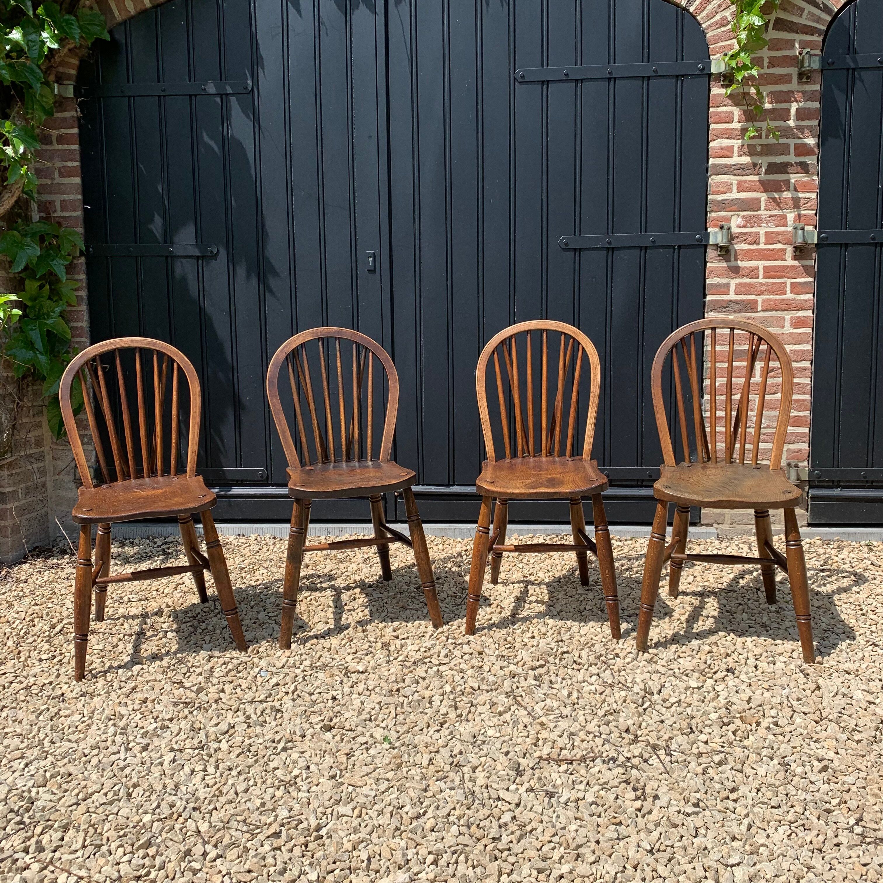 Set of 4 Windsor Sack-back chairs