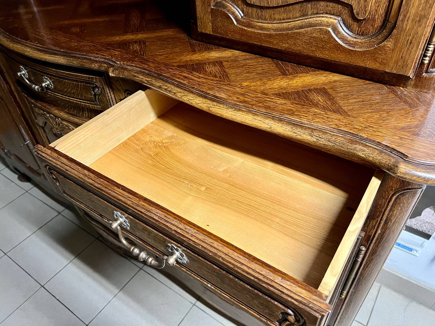 Solid wood dining room sideboard