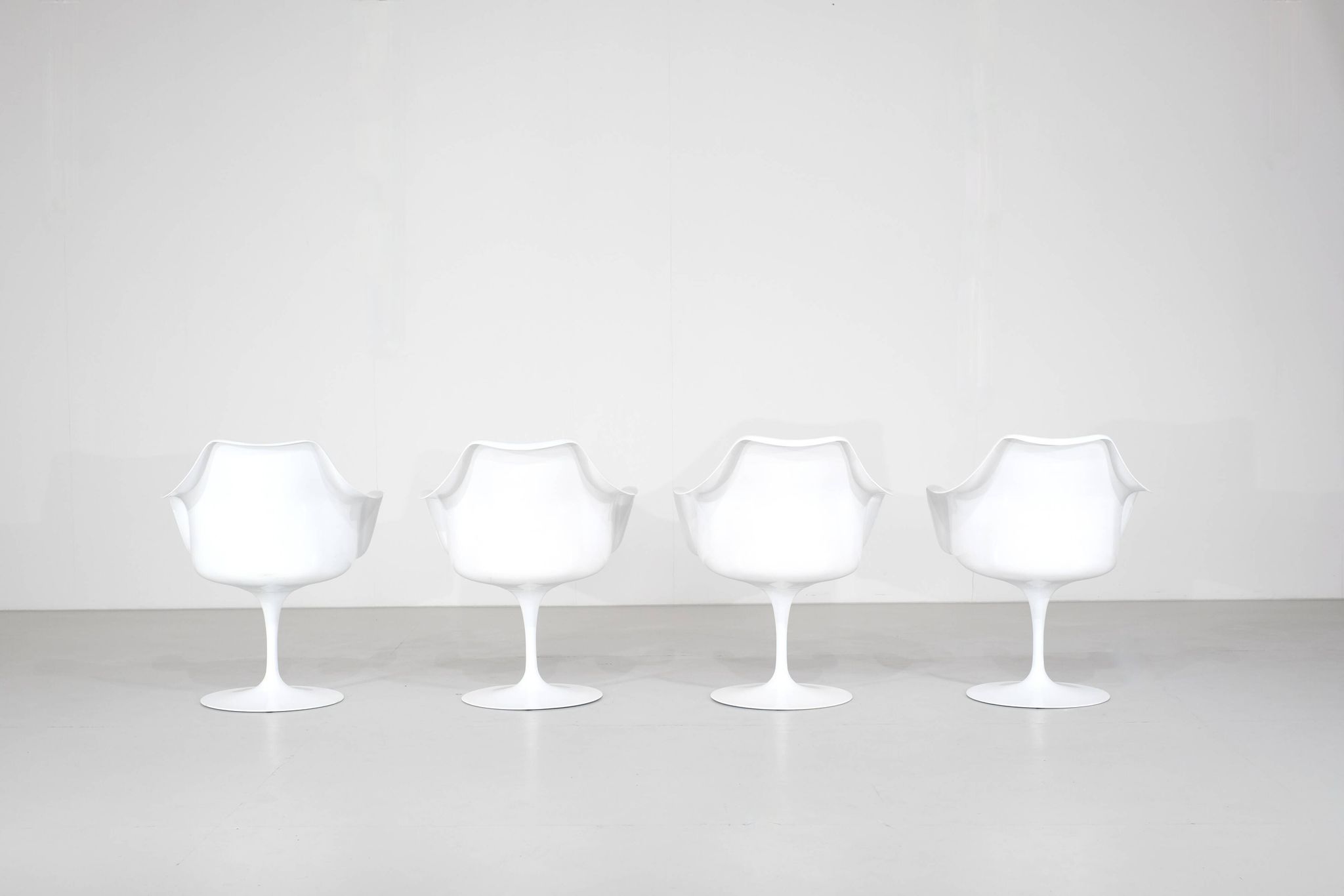 Set of 4 Tulip armchairs by Eero Saarinen for Knoll International - 1960s