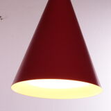 Lampe suspendue à pointe rouge avec du verre fabriquée dans les années 1960.