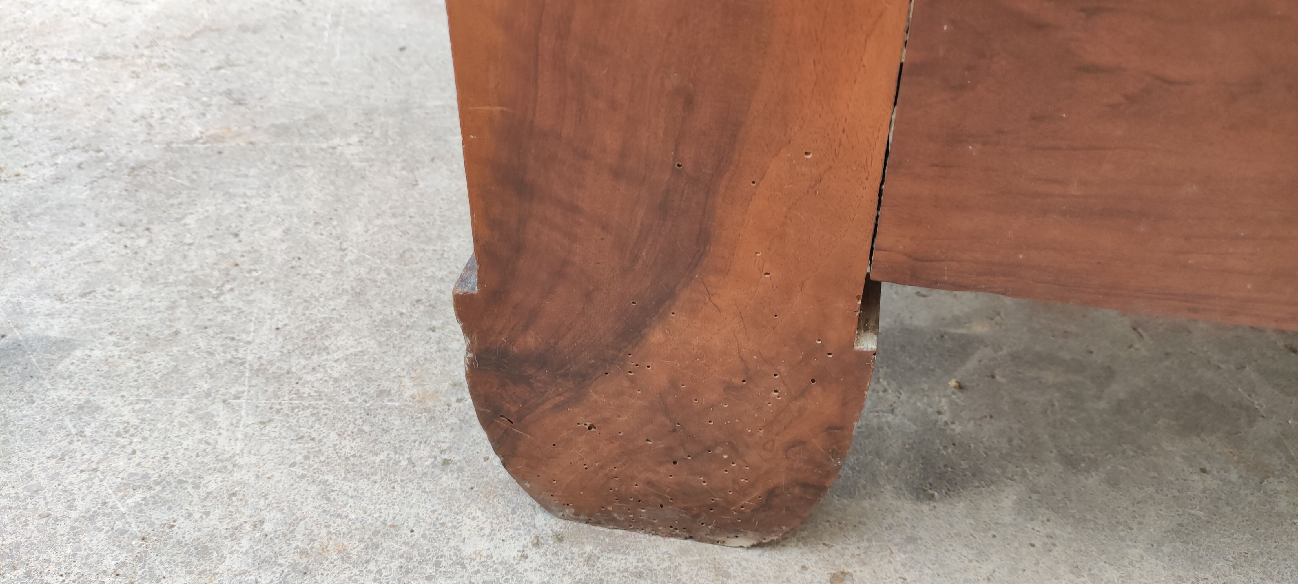 Meridian, old walnut and velvet daybed