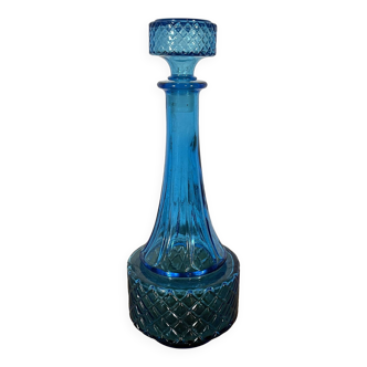 Carafe en verre bleue