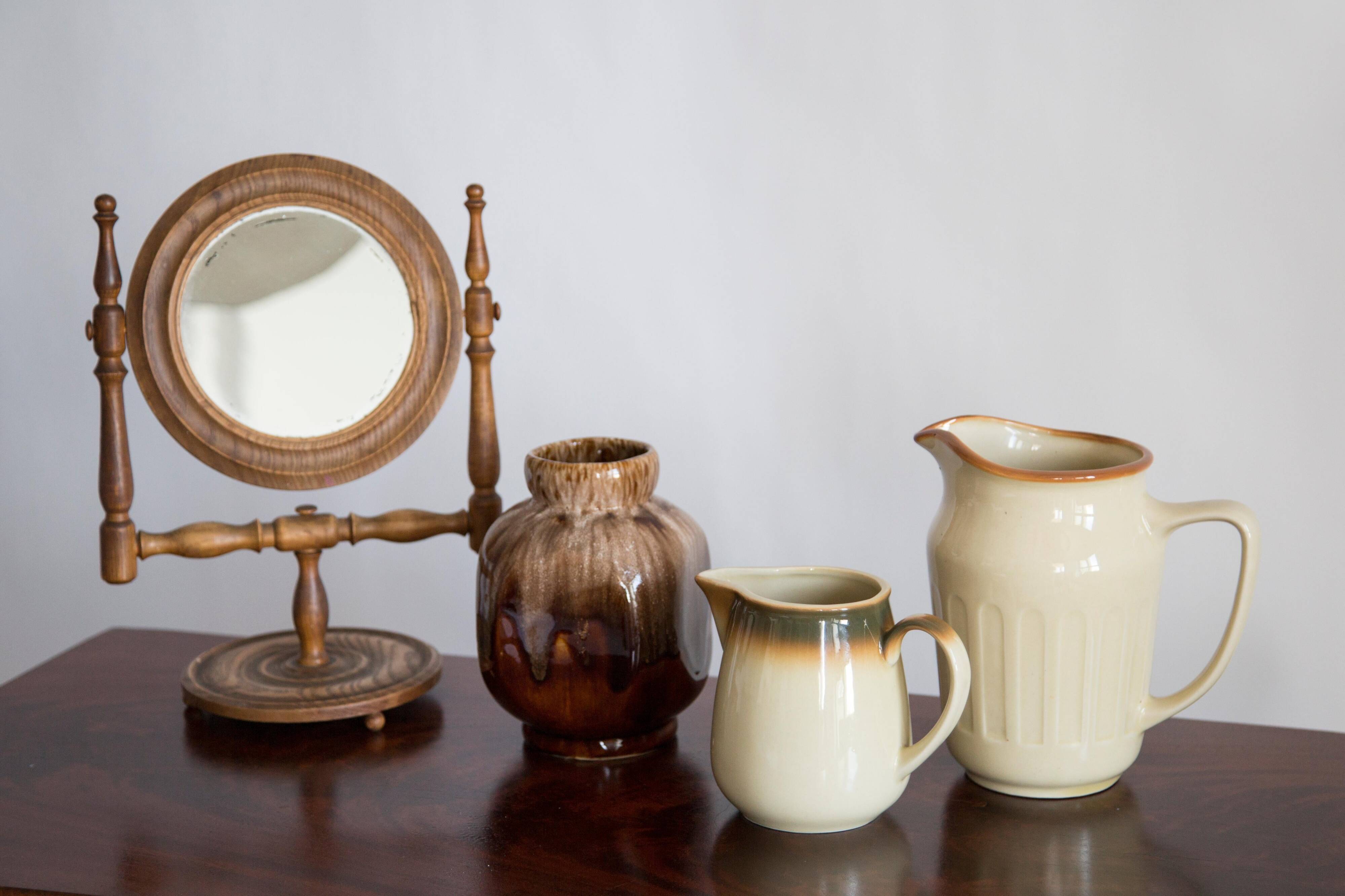 Miroir décoratif brun milieu de siècle avec cadre en bois, Italie, 1960s