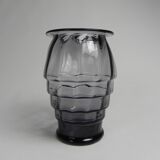 Art Deco vase with twisted vertical bands, Doyen style, 1930s.