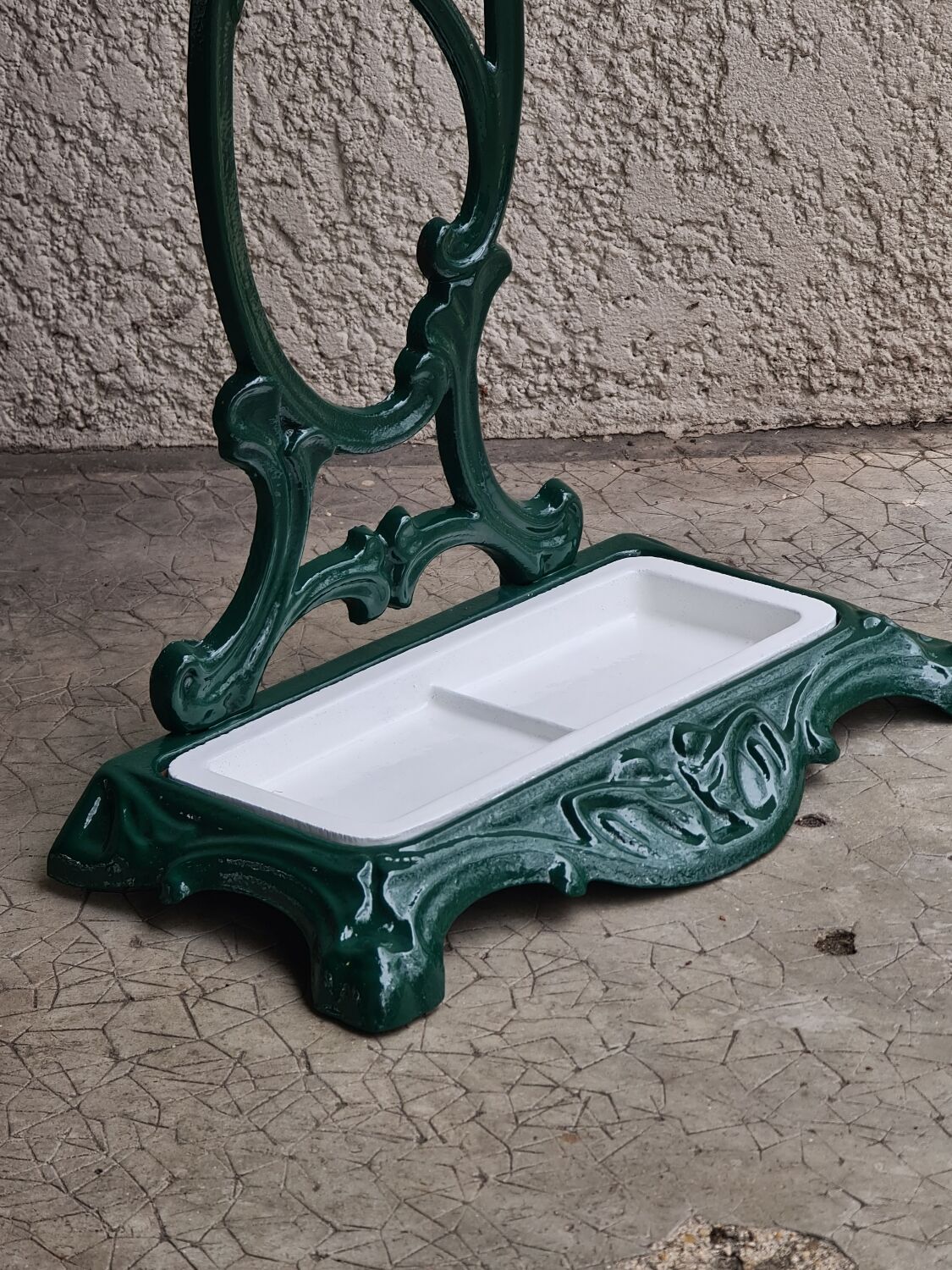 Umbrella door cast iron Art Nouveau early twentieth century