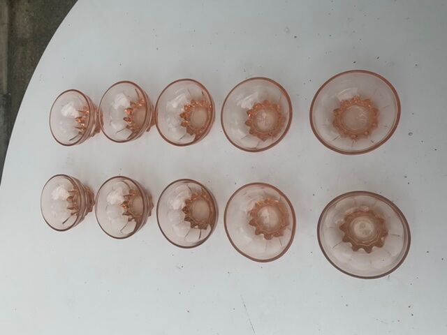 10 coupes à champagne en verre rose vintage