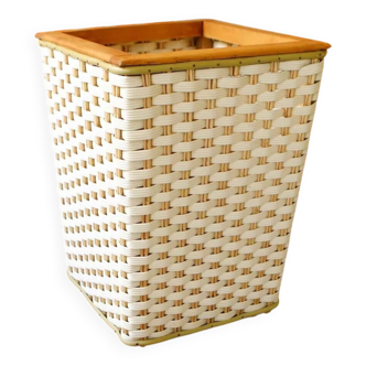 Retro plastic wicker basket with wooden frame