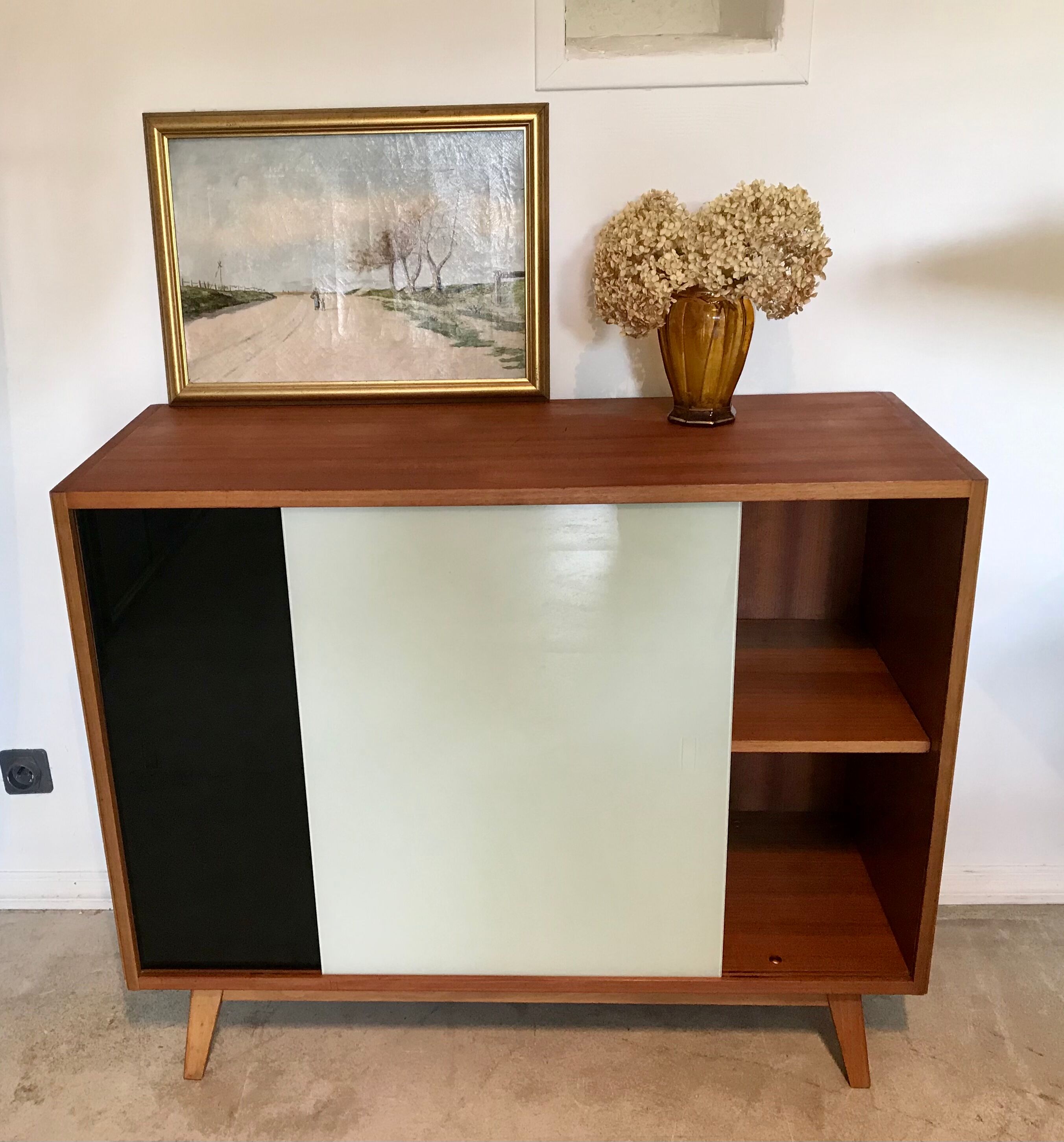 Buffet showcase vintage feet compass sliding doors