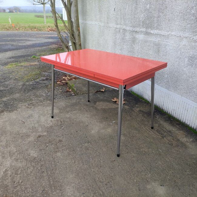 Formica table with extensions
