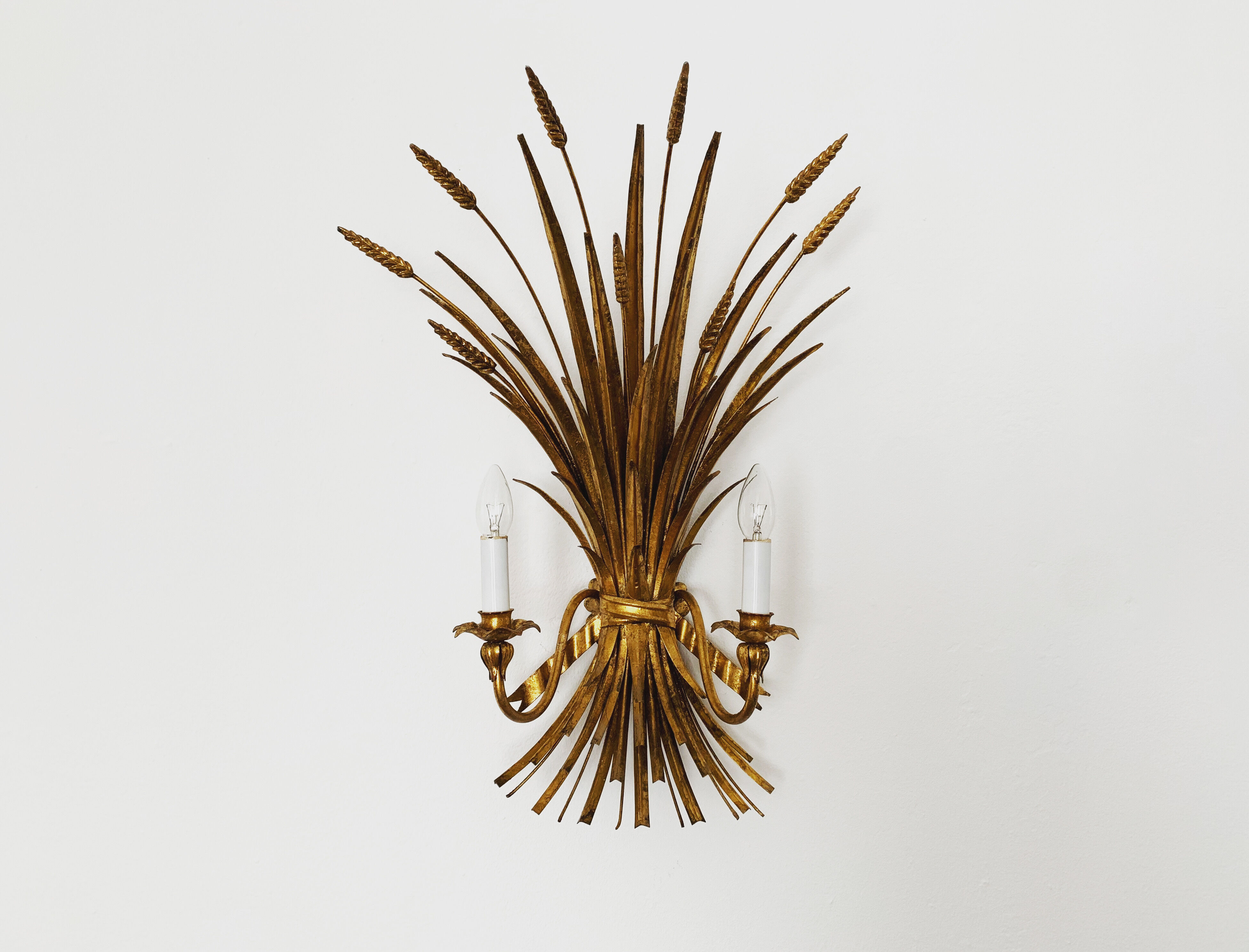 Gilded Italian Hollywood Regency metal wall lamp by Hans Kögl