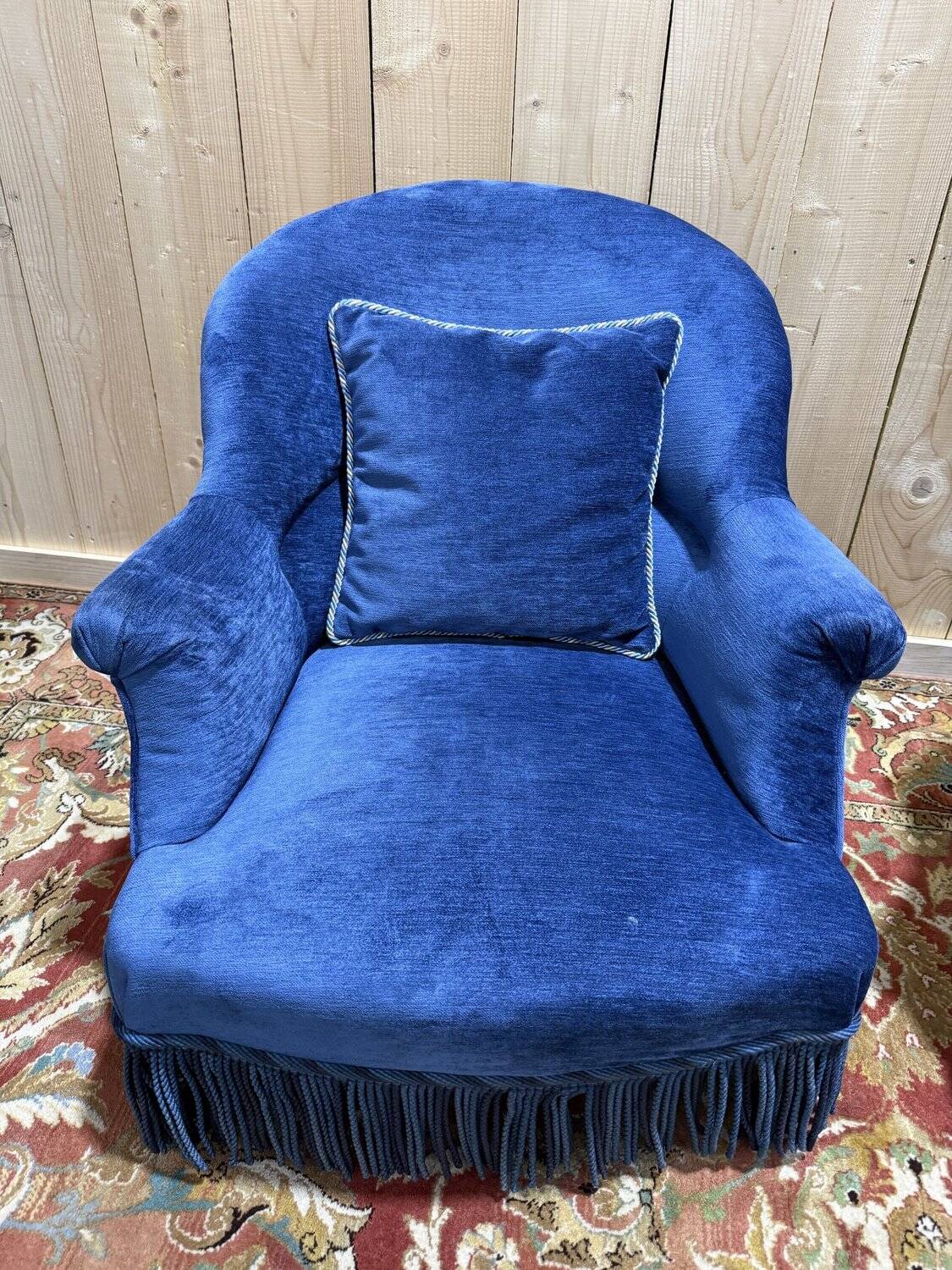 Paire de fauteuils crapaud Napoléon III en velours bleu