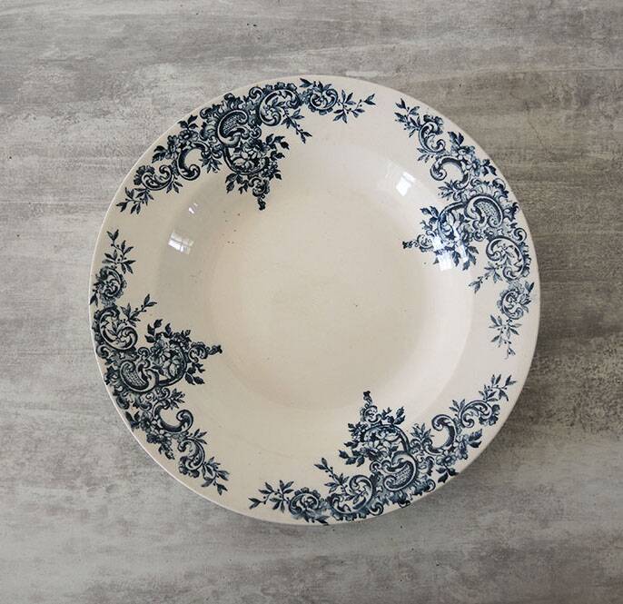 9 Iron Earth Plates - H Boulenger & Cie - Louis XV