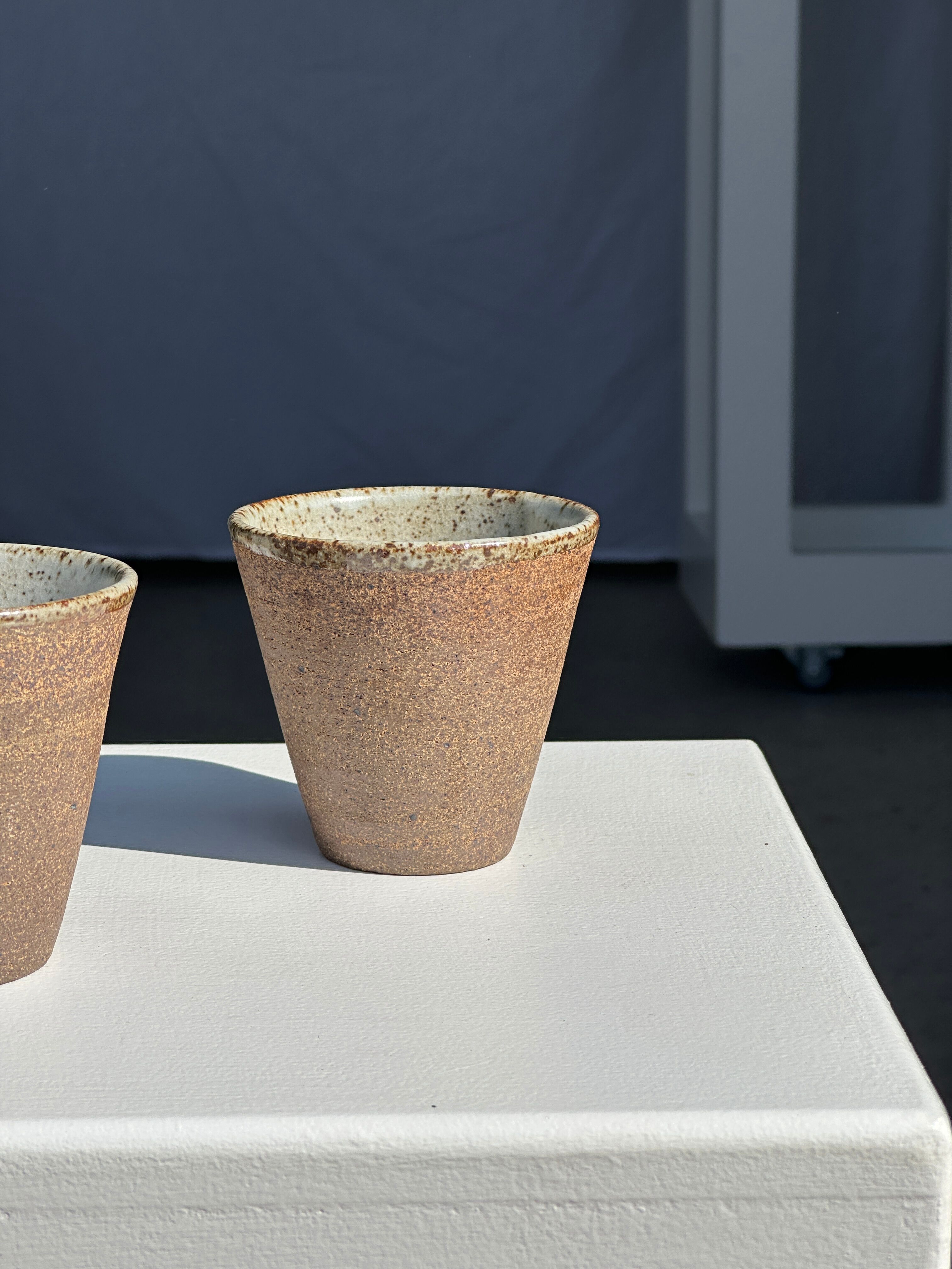 Lot de 2 tasses en céramique indonésienne (mat brun)