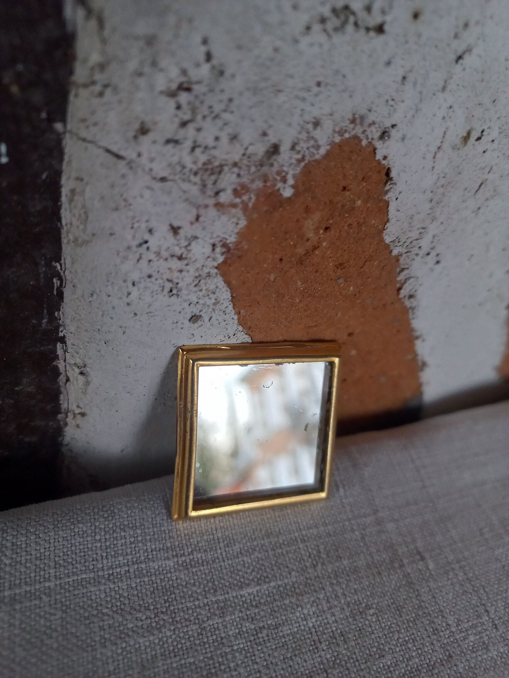 Miroir doré 3,5x3,5cm