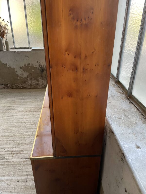 Bibliothèque dlg. de Mahey en orme et laiton XXL