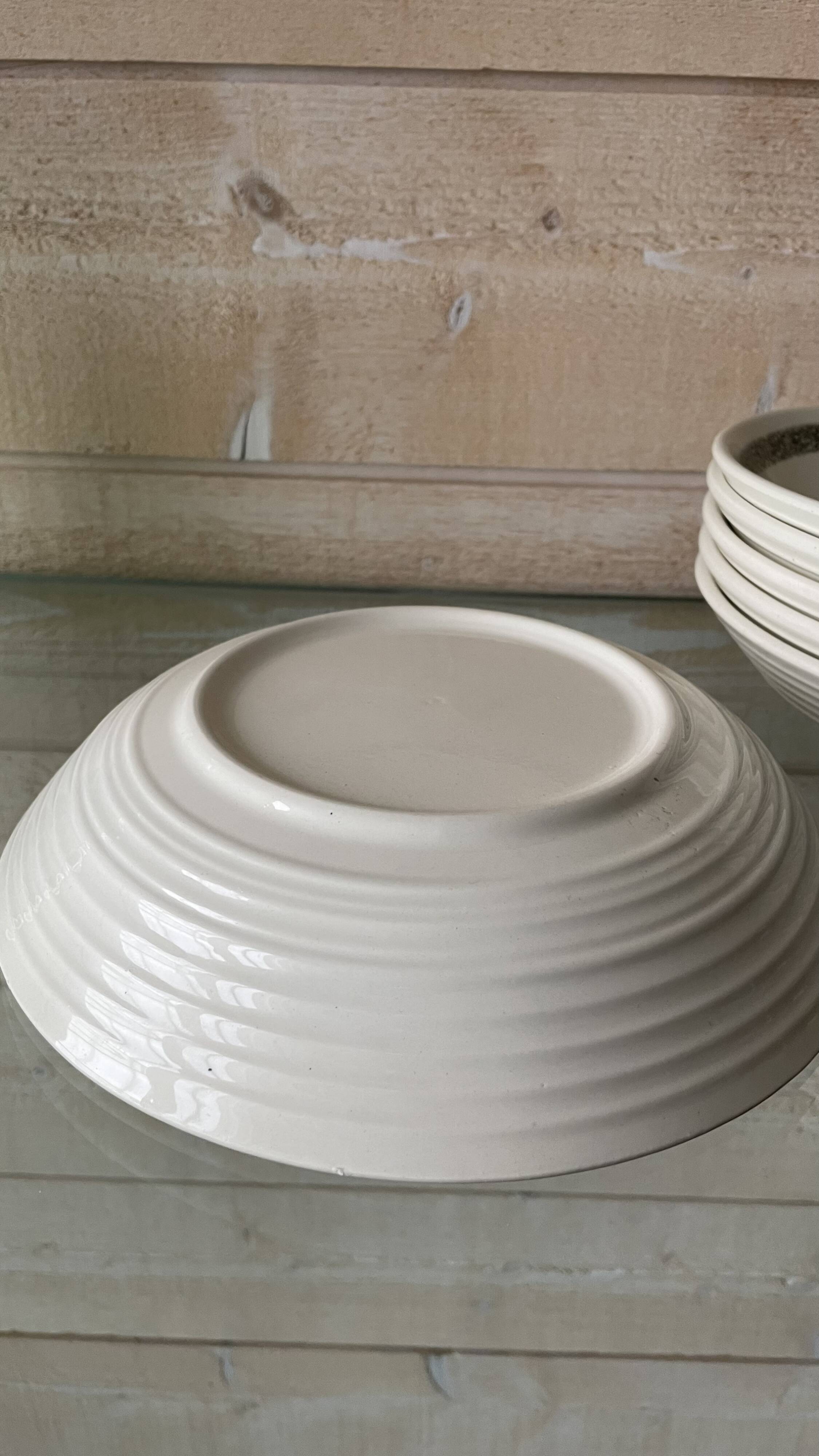 Set of 6 soup plates with thistles